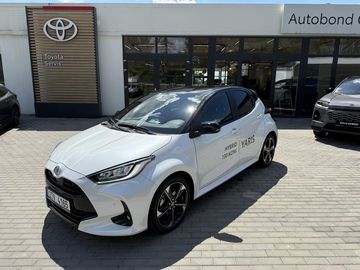 1.5 HEV Executive + zimní pneu