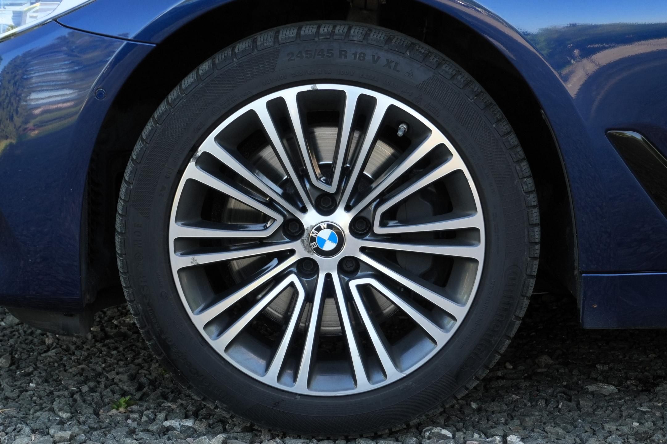 BMW Řada 5, 530d xDrive, Kamera, ČR, Hi-Fi - fotka 4