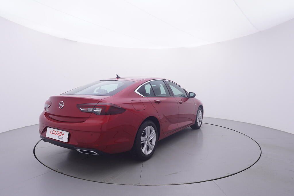 Opel Insignia, Grand Sport 2.0 128 kW - fotka 5