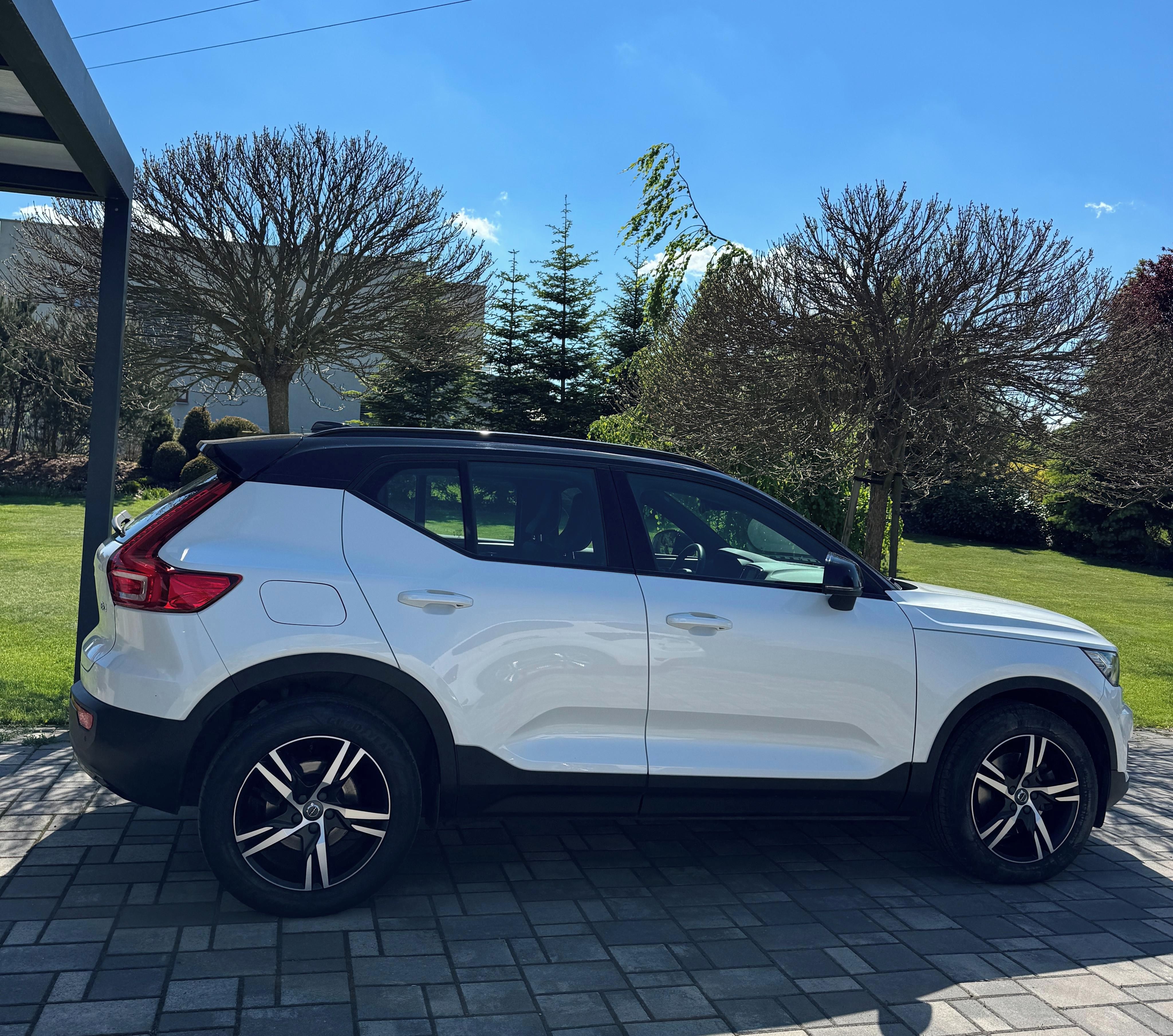Volvo XC40, 2.0, nehavarováno, 1. majitel - fotka 3