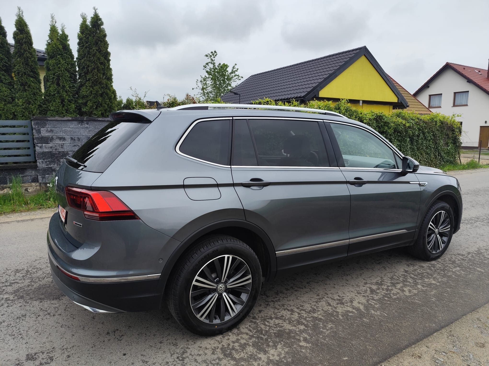 Volkswagen Tiguan Allspace, Plna vybava  7 mist dsg 4x4 - fotka 4