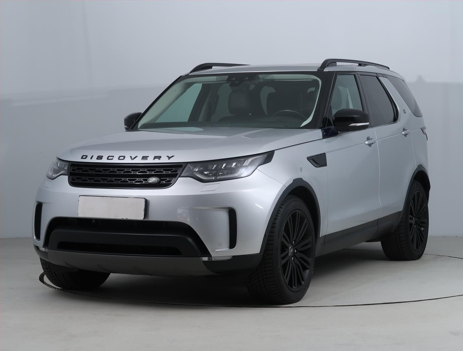 Land Rover Discovery, 3.0 Td6, 4X4, Automat, 7 míst - fotka 2