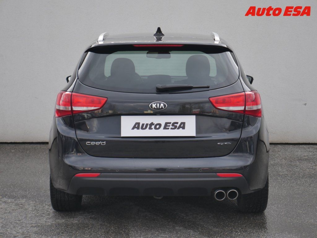 Kia Cee´d, 1.6CRDi,2.maj,ČR,GT Line - fotka 5