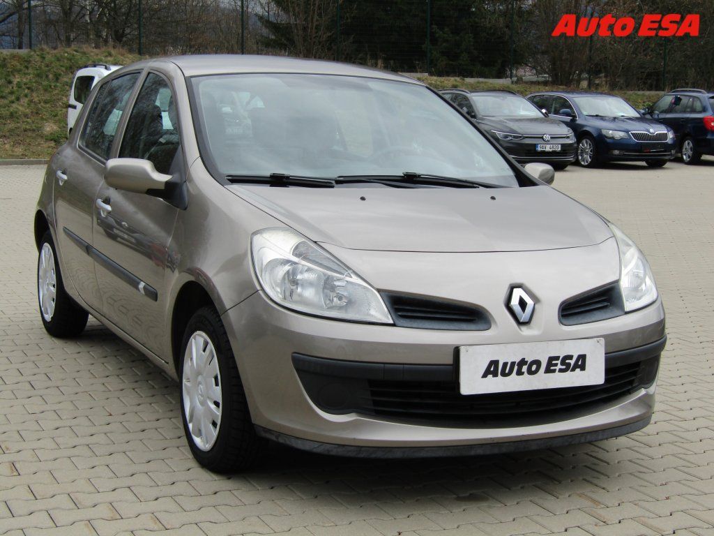 Renault Clio, 1.2i,1.maj,ČR,AC,temp