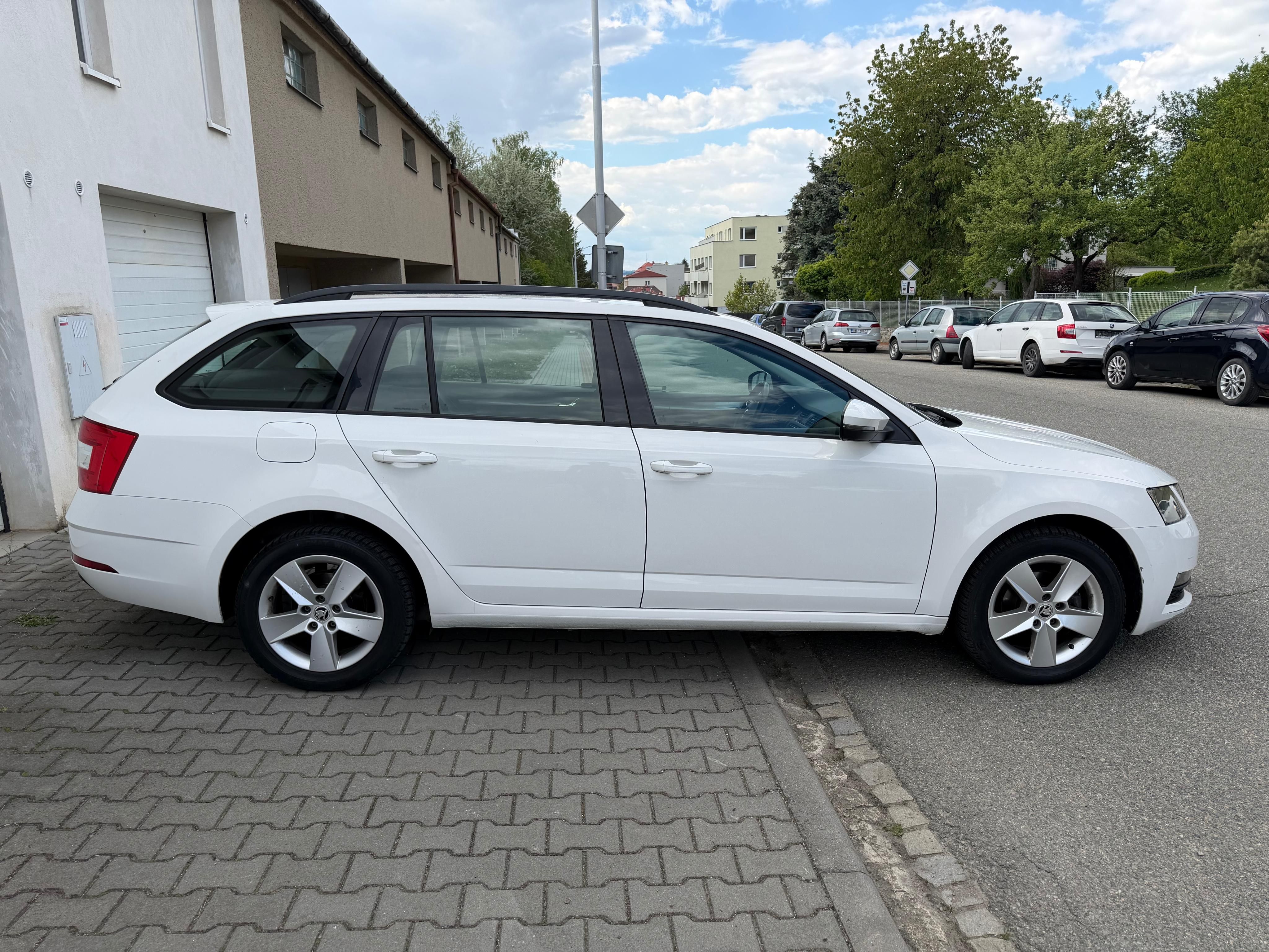 Škoda Octavia - fotka 5