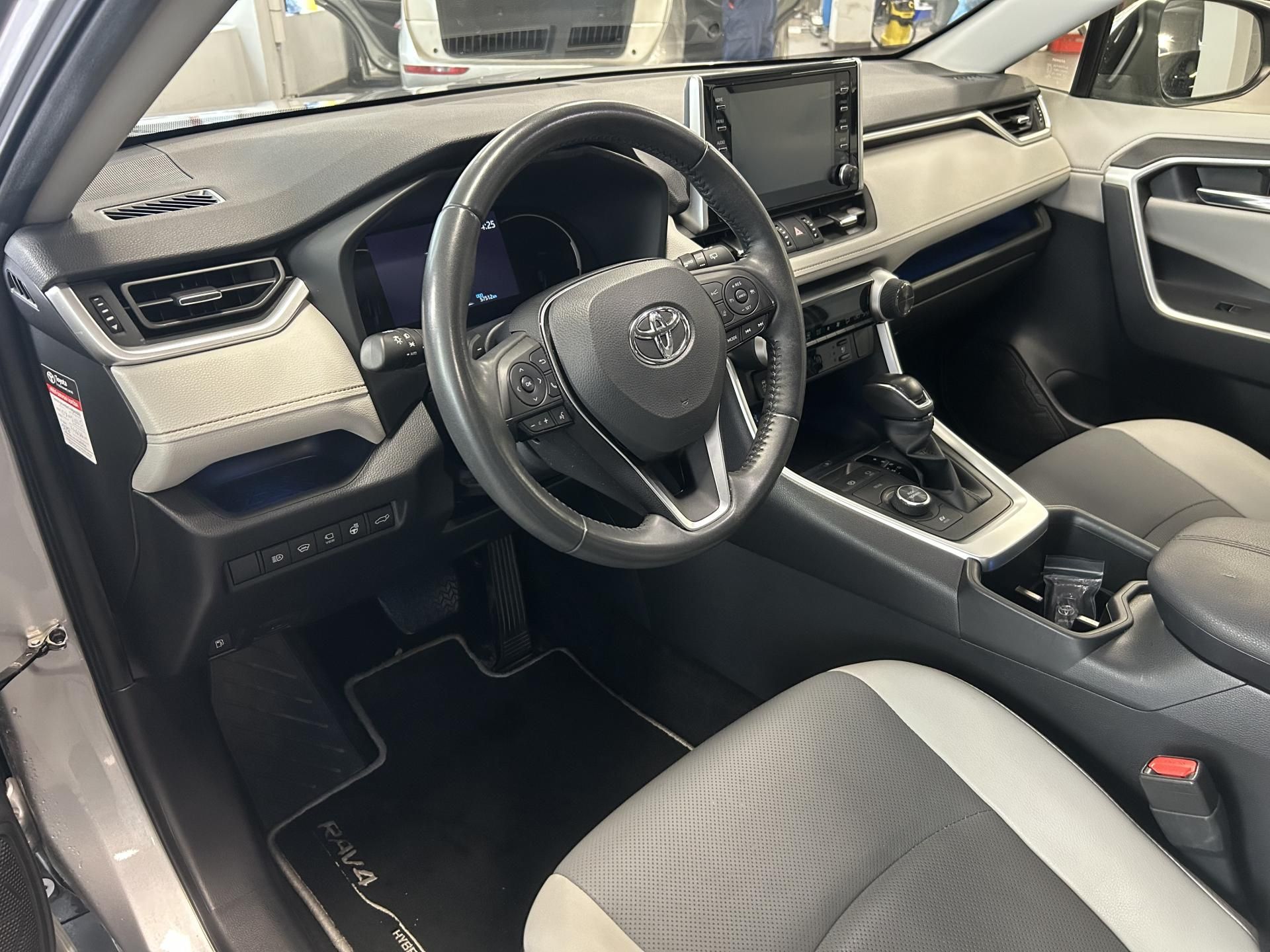 Toyota Rav4, 2.5 Hybrid Skyview 4WD Executi - fotka 6