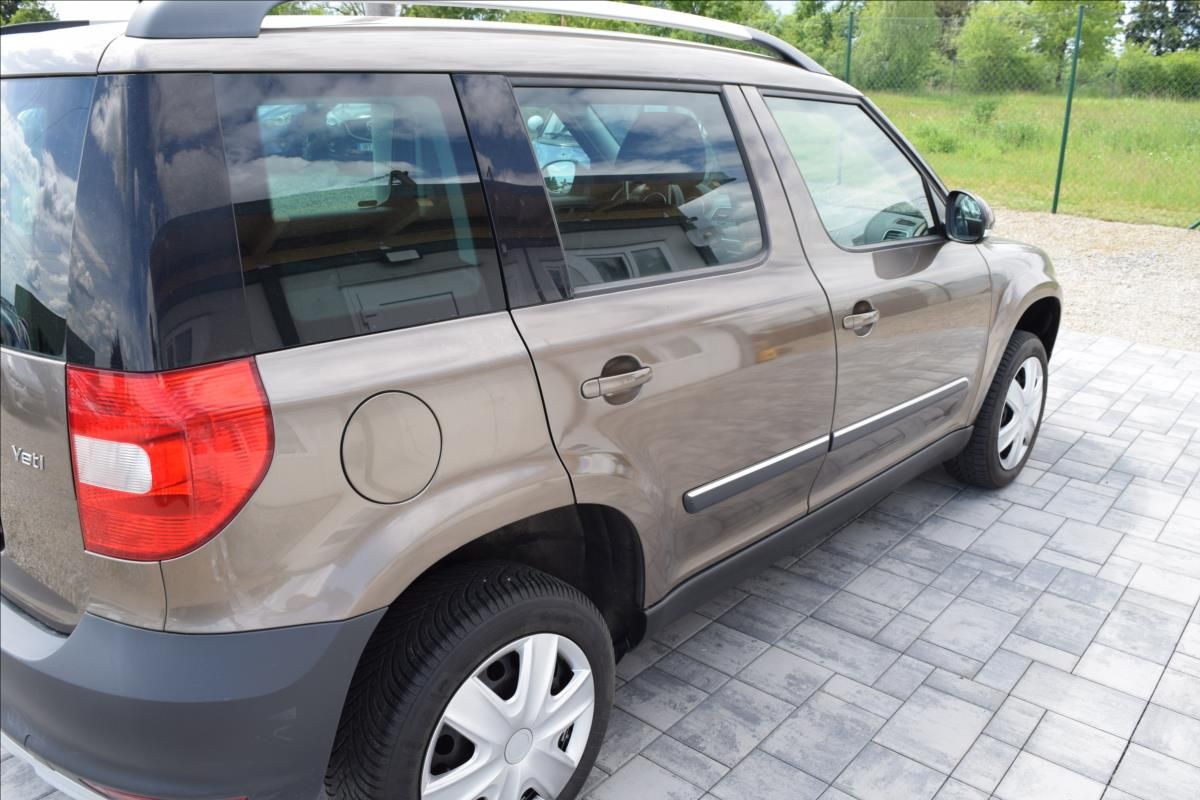 Škoda Yeti, 1,2 TSI 77KW PO SERVISE - fotka 5