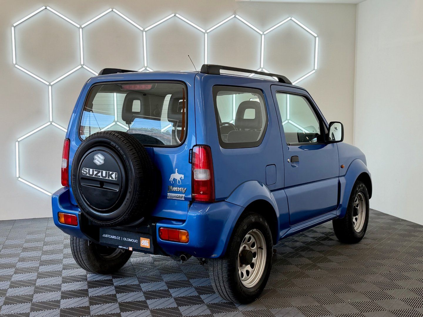 Suzuki Jimny, 1.3 Club 4x4 uzávěra - fotka 5