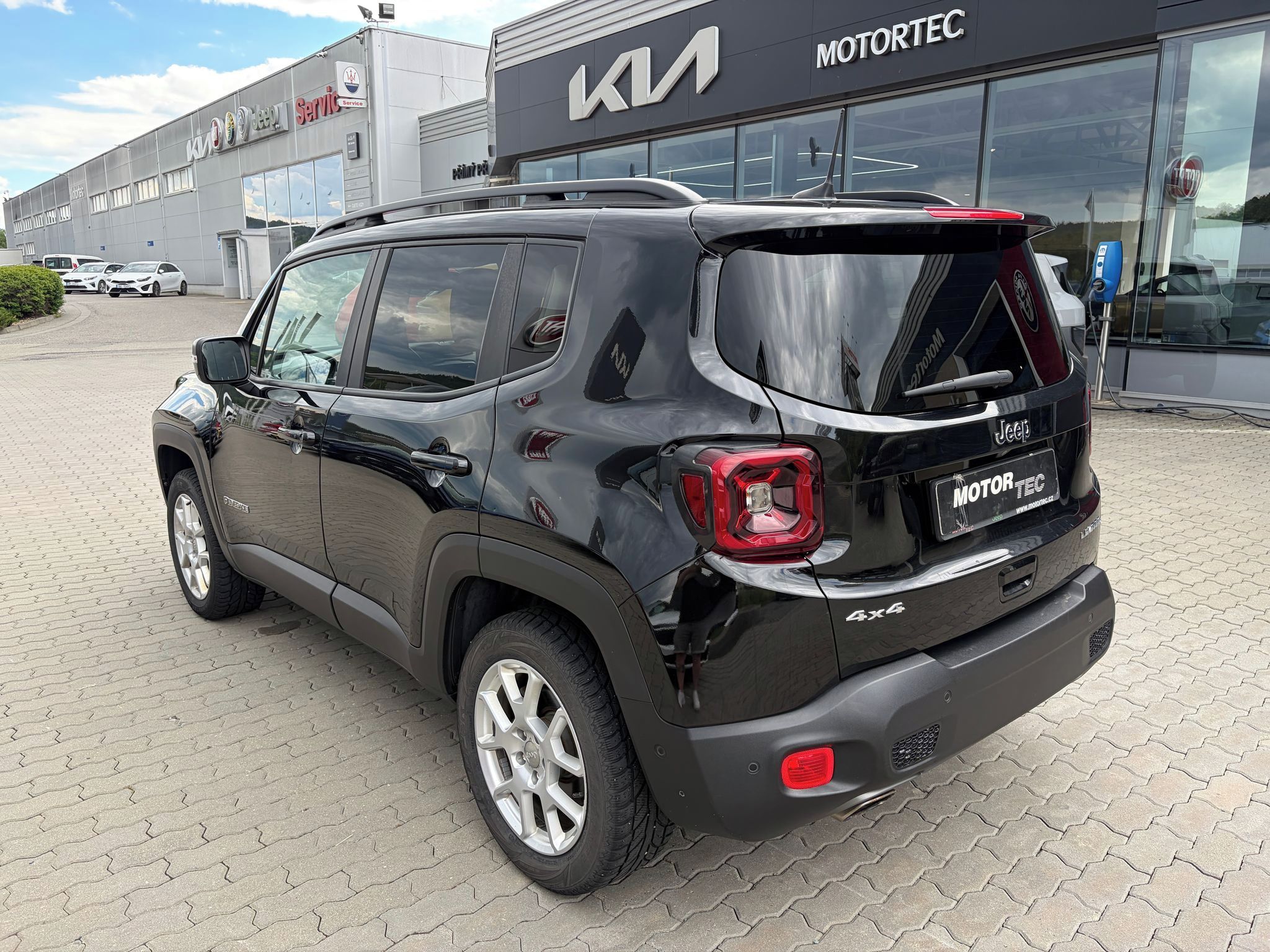 Jeep Renegade, 2.0 Mjet 140k Limited 4x4 AT - fotka 3