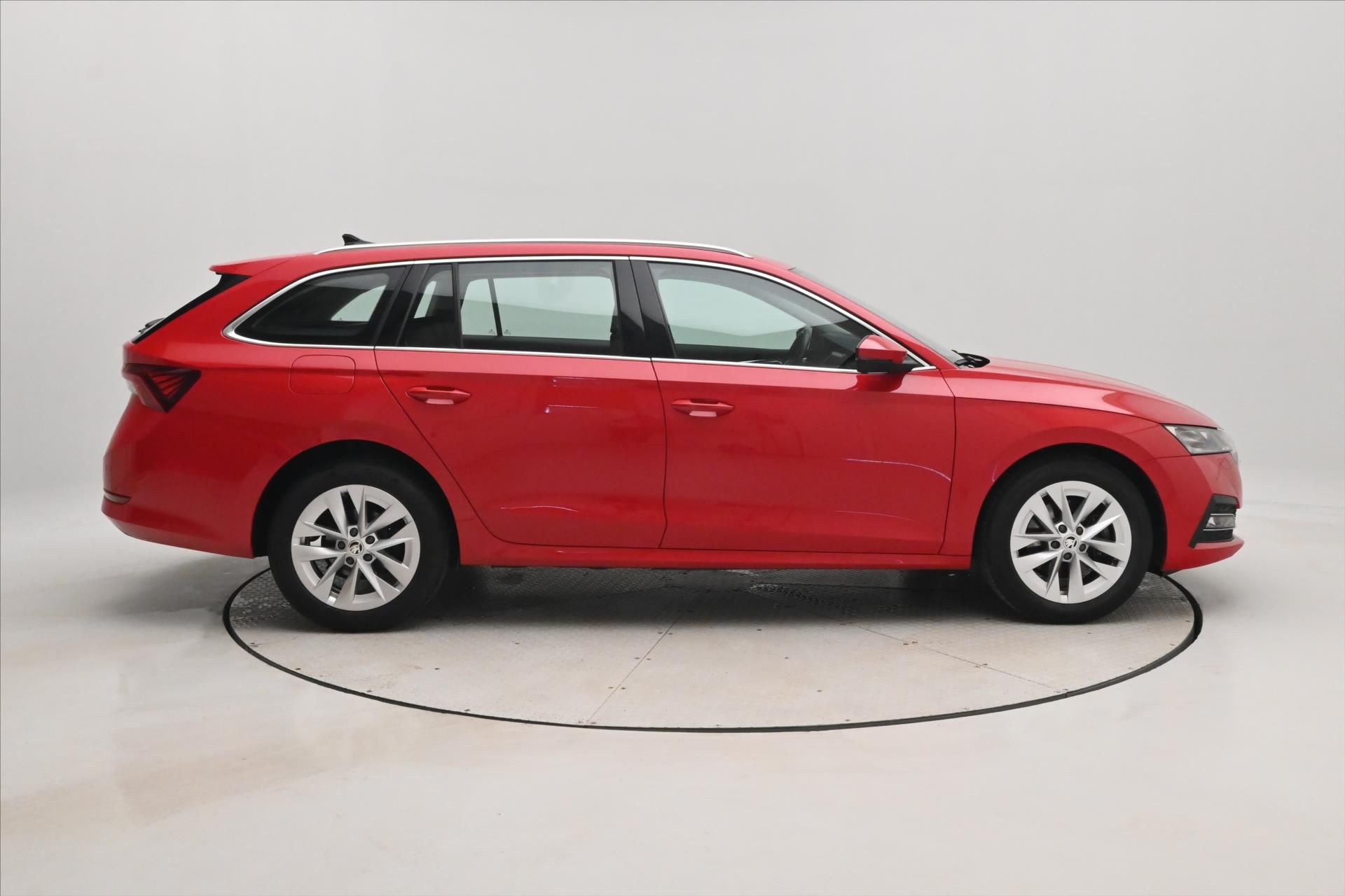 Škoda Octavia, 1,4 TSI iV 110kW DSG Style VŮZ - fotka 4