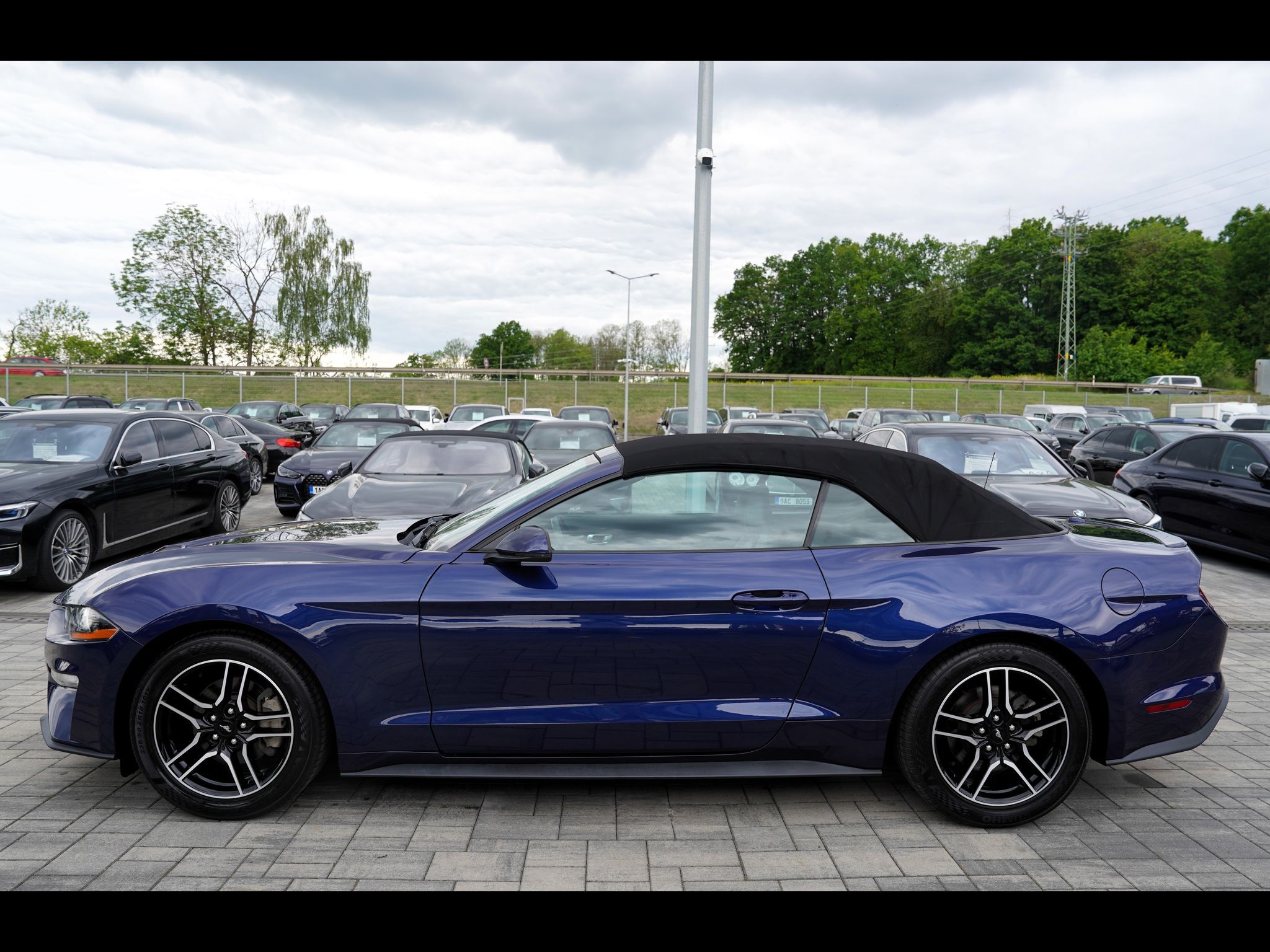 Ford Mustang, Convertible 2.3L EcoBoost - fotka 3