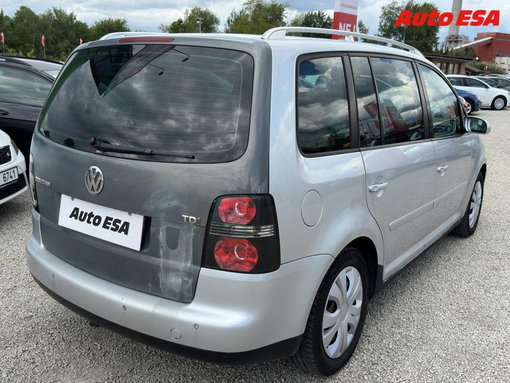 Volkswagen Touran, 2.0 TDi - fotka 4