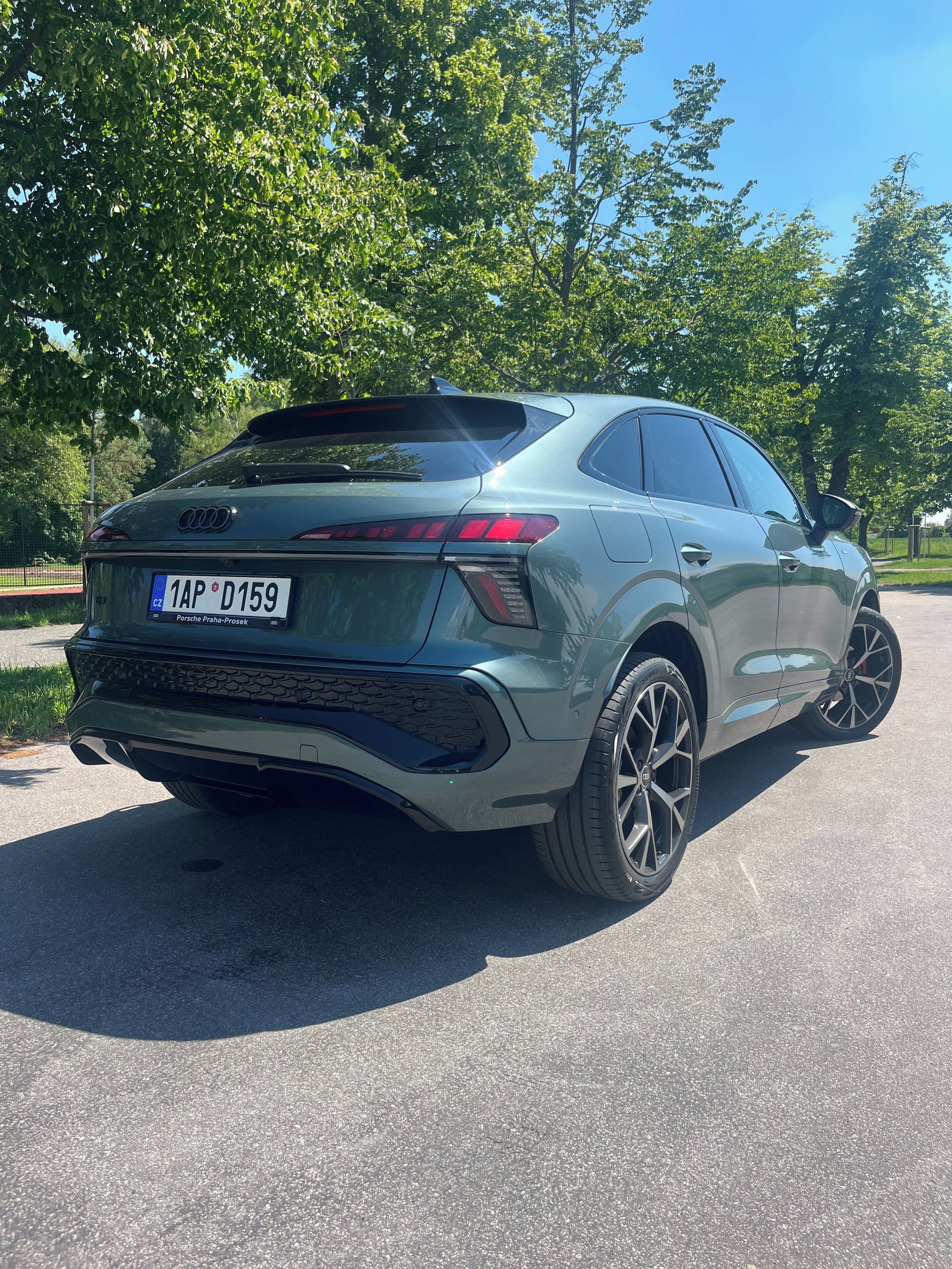 Audi Q3, Sportback TFSI S line - fotka 3