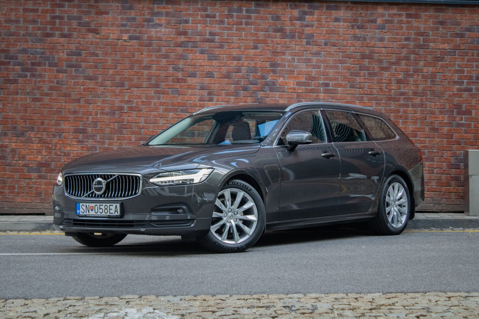 Volvo V90