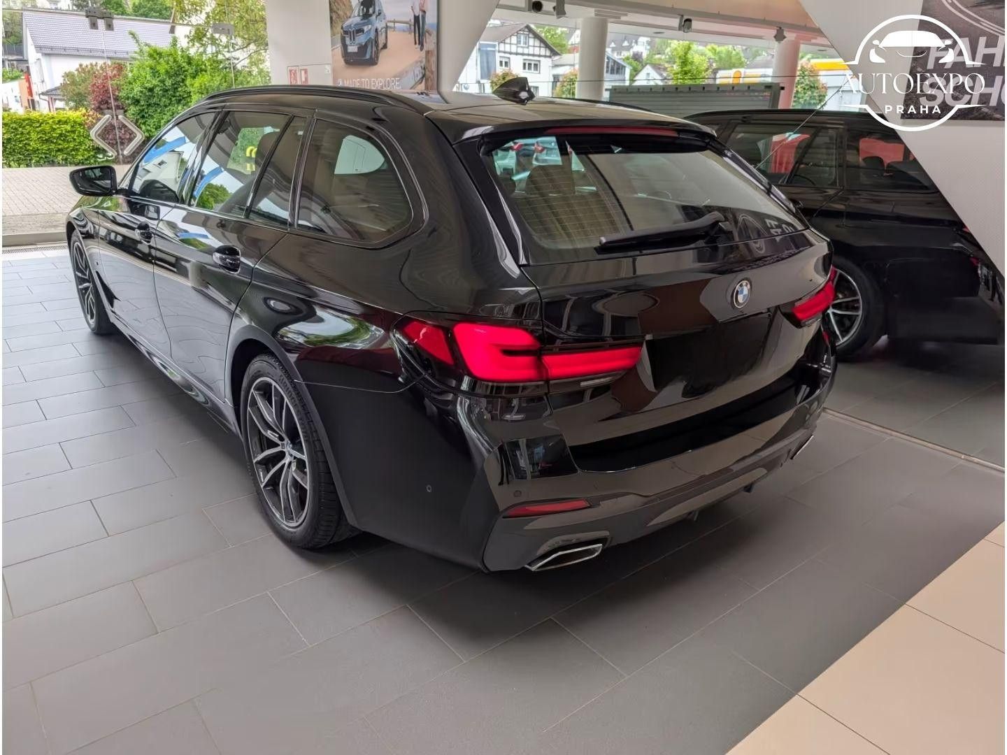 BMW Řada 5, d xDrive M Sport Touring - fotka 5