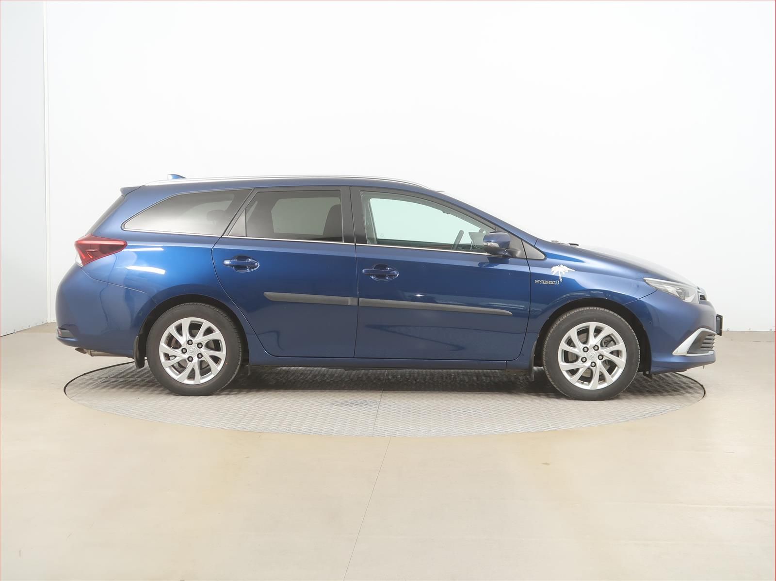 Toyota Auris, Hybrid, Automat, ČR,1.maj - fotka 6