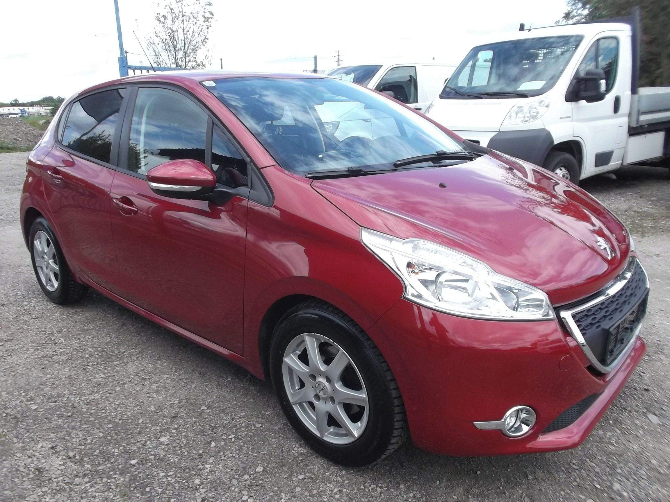 Peugeot 208, 1.2 PT - fotka 5