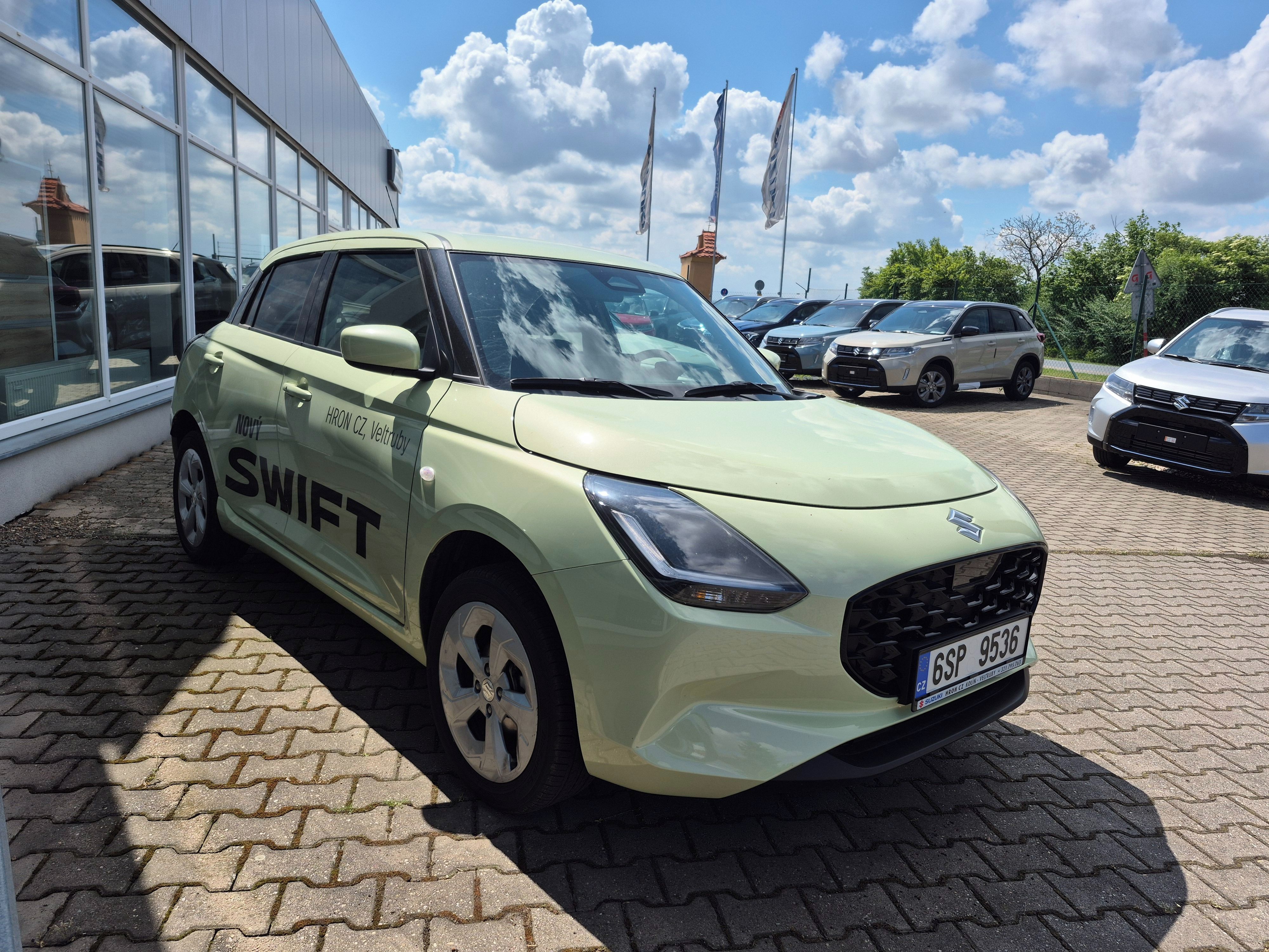 Suzuki Swift, 1,2 Premium 4x4 AllGrip - fotka 3