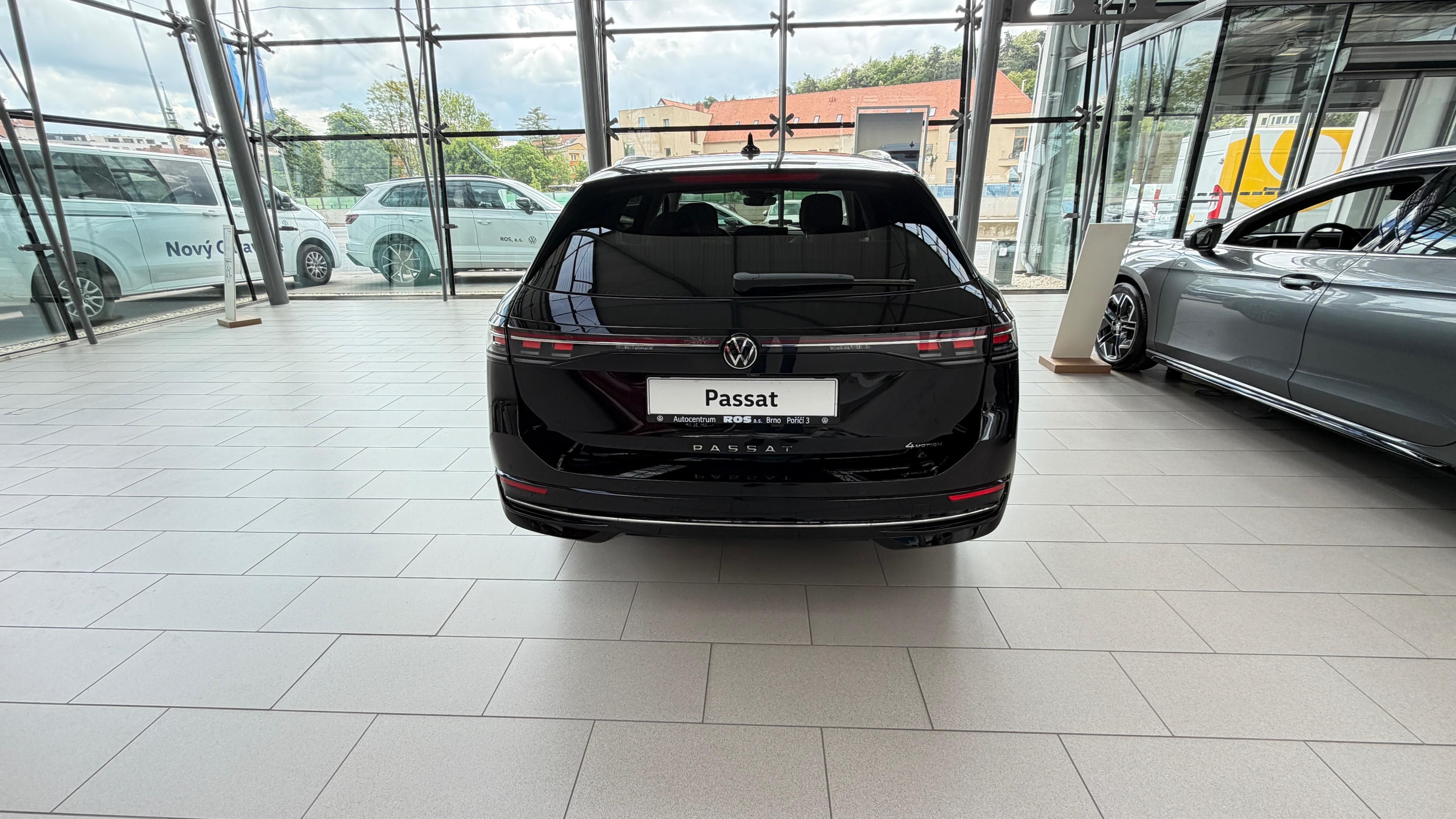 Volkswagen Passat, Elegance 140kW 4Motion - fotka 6