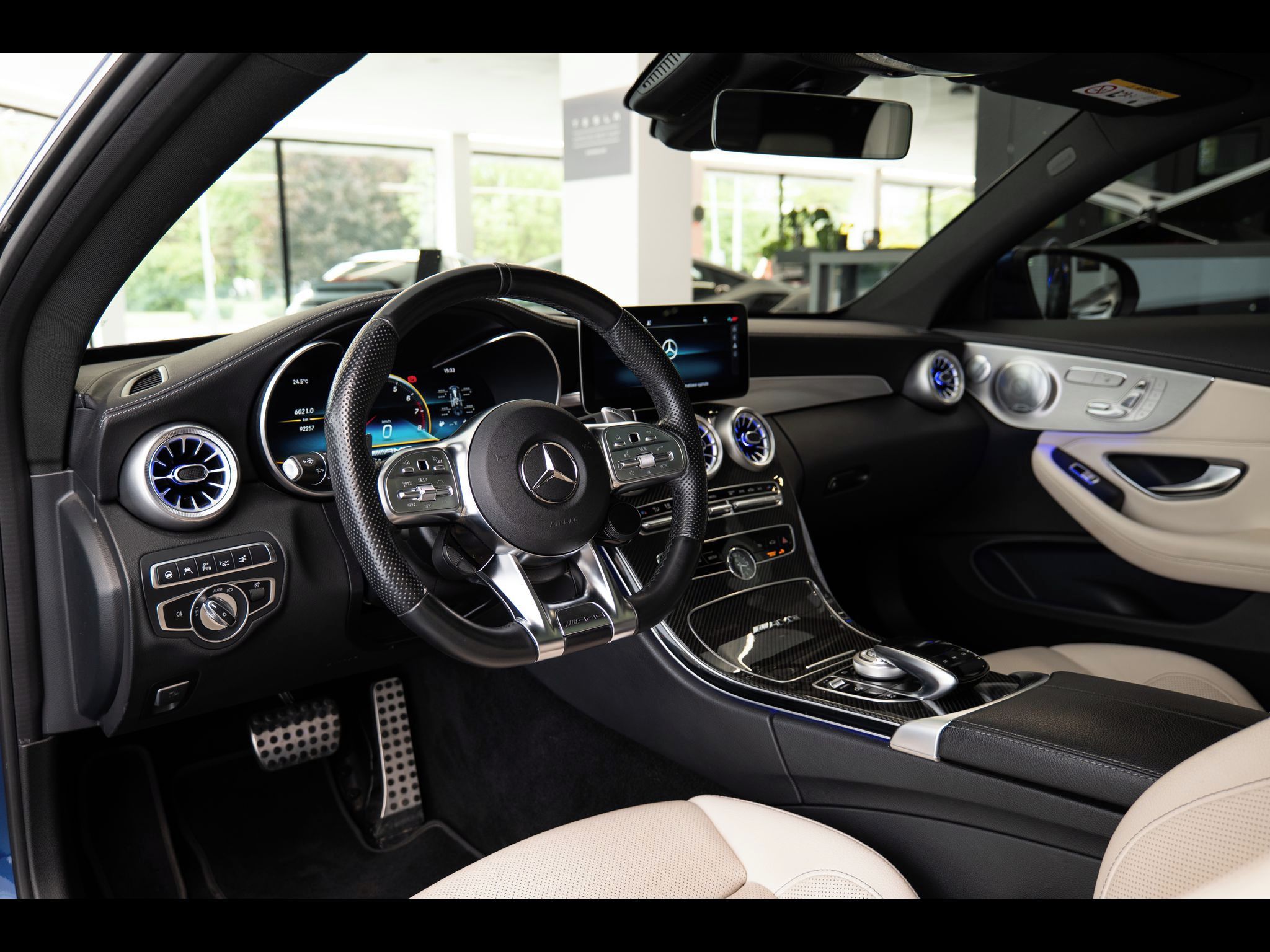 Mercedes-Benz Třídy C, Burmester/360/LED/Pano/Karbon - fotka 5