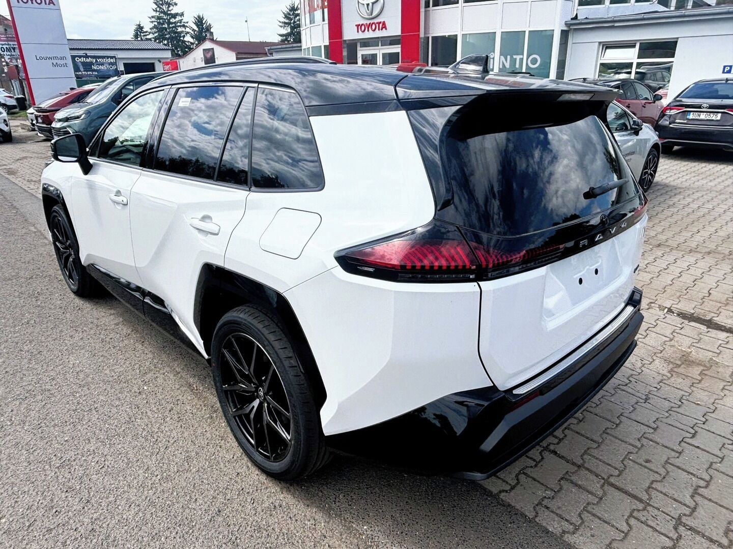 Toyota Rav4, 2,5 GR SPORT AWD - fotka 5
