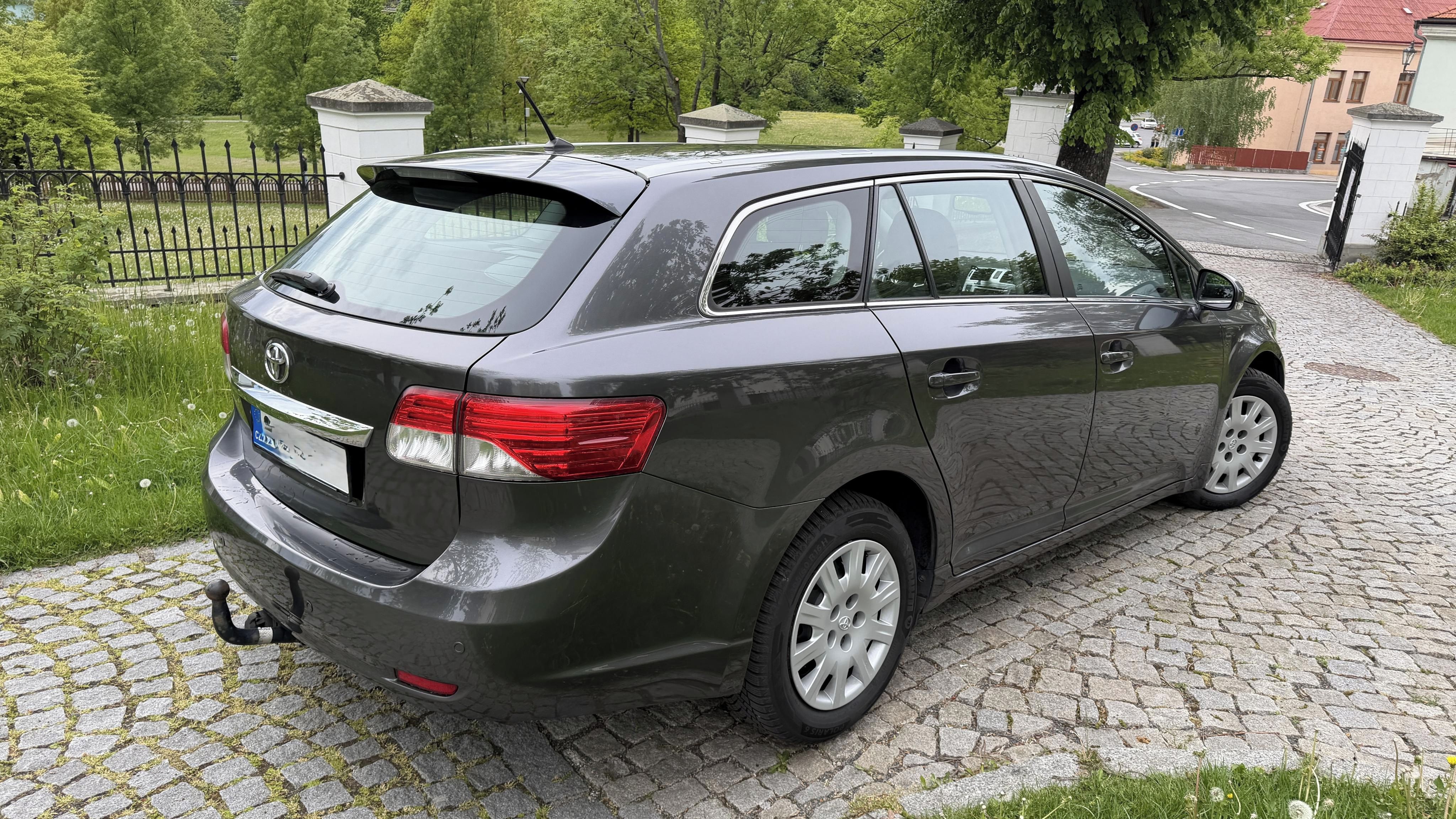 Toyota Avensis, Avensis kombi T27 2.0D D-4D - fotka 4