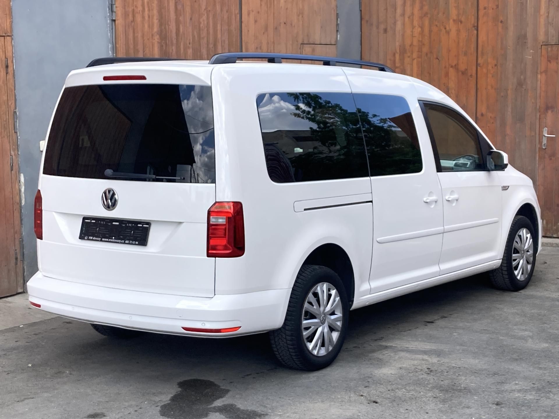 Volkswagen Caddy, MAXI 2,0TDi 7míst  HIGHLINE - fotka 4