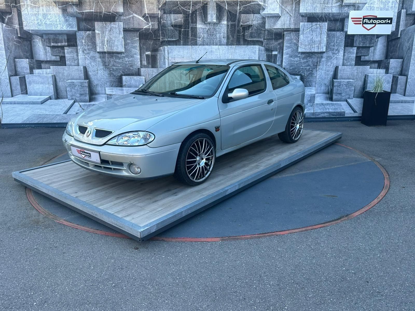 Renault Mégane, 1.6i 16V - 79KW - fotka 4