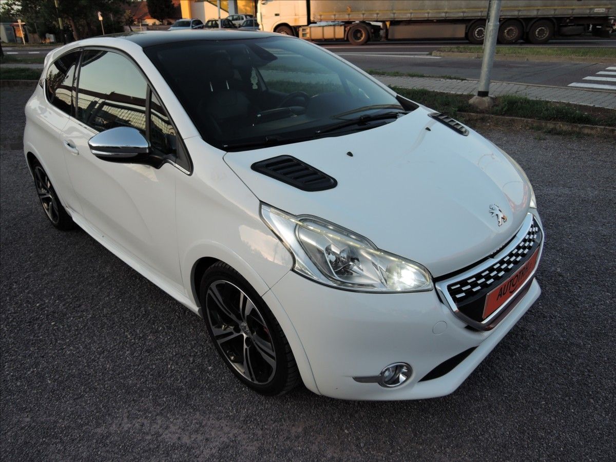 Peugeot 208, 1,6 GTi 200PS Navi Kůže - fotka 2