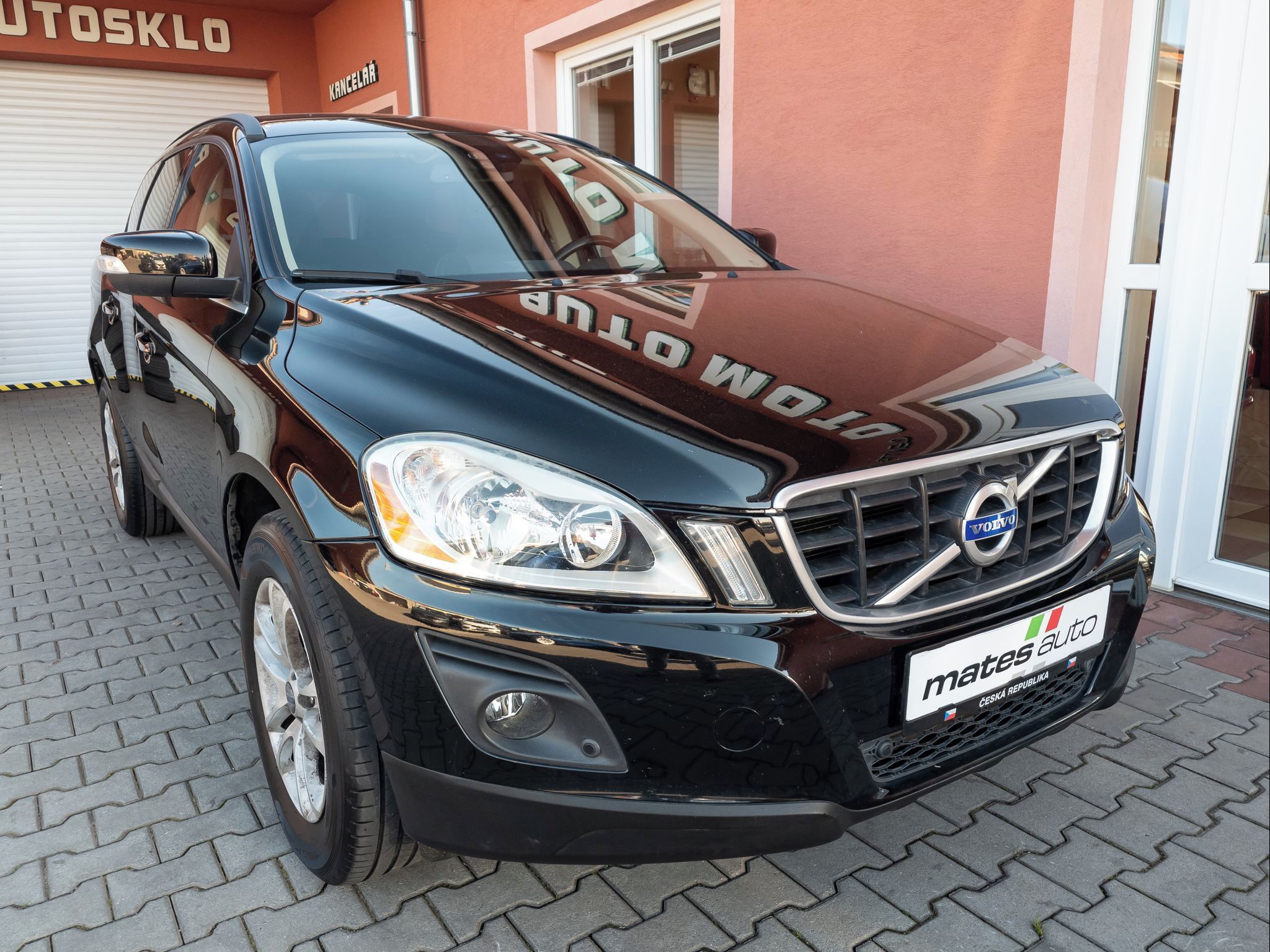 Volvo XC60, 2.4 D5 129kW - fotka 4