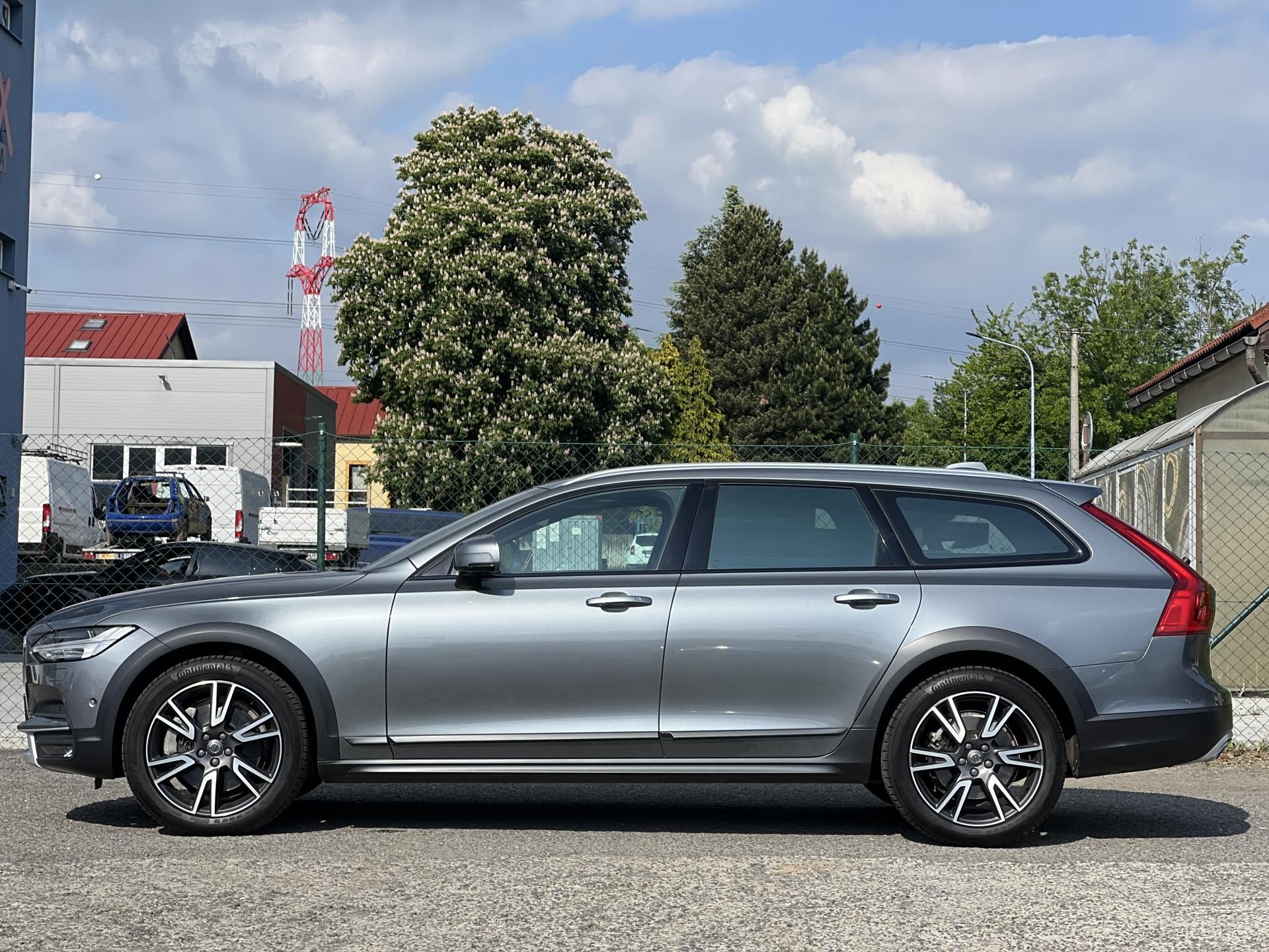 Volvo V90, T6 235kw AWD CROSS COUNTRY - fotka 4