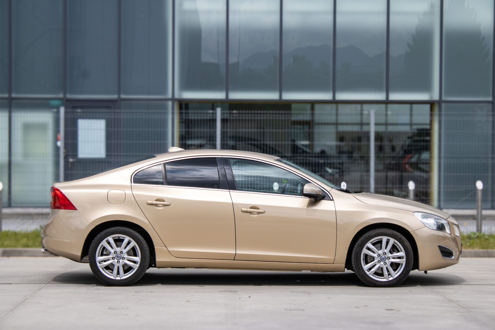 Volvo S60 - fotka 4