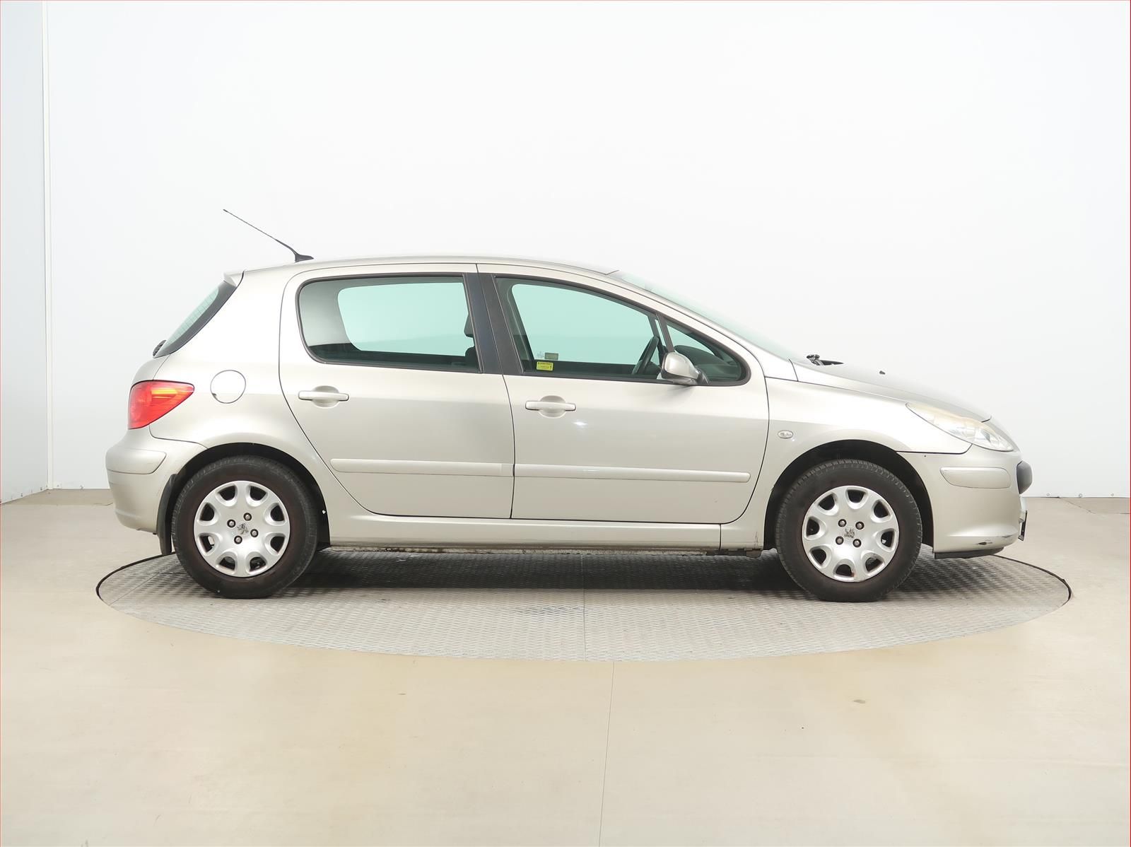 Peugeot 307, 1.4 16V, po STK, Tažné - fotka 6