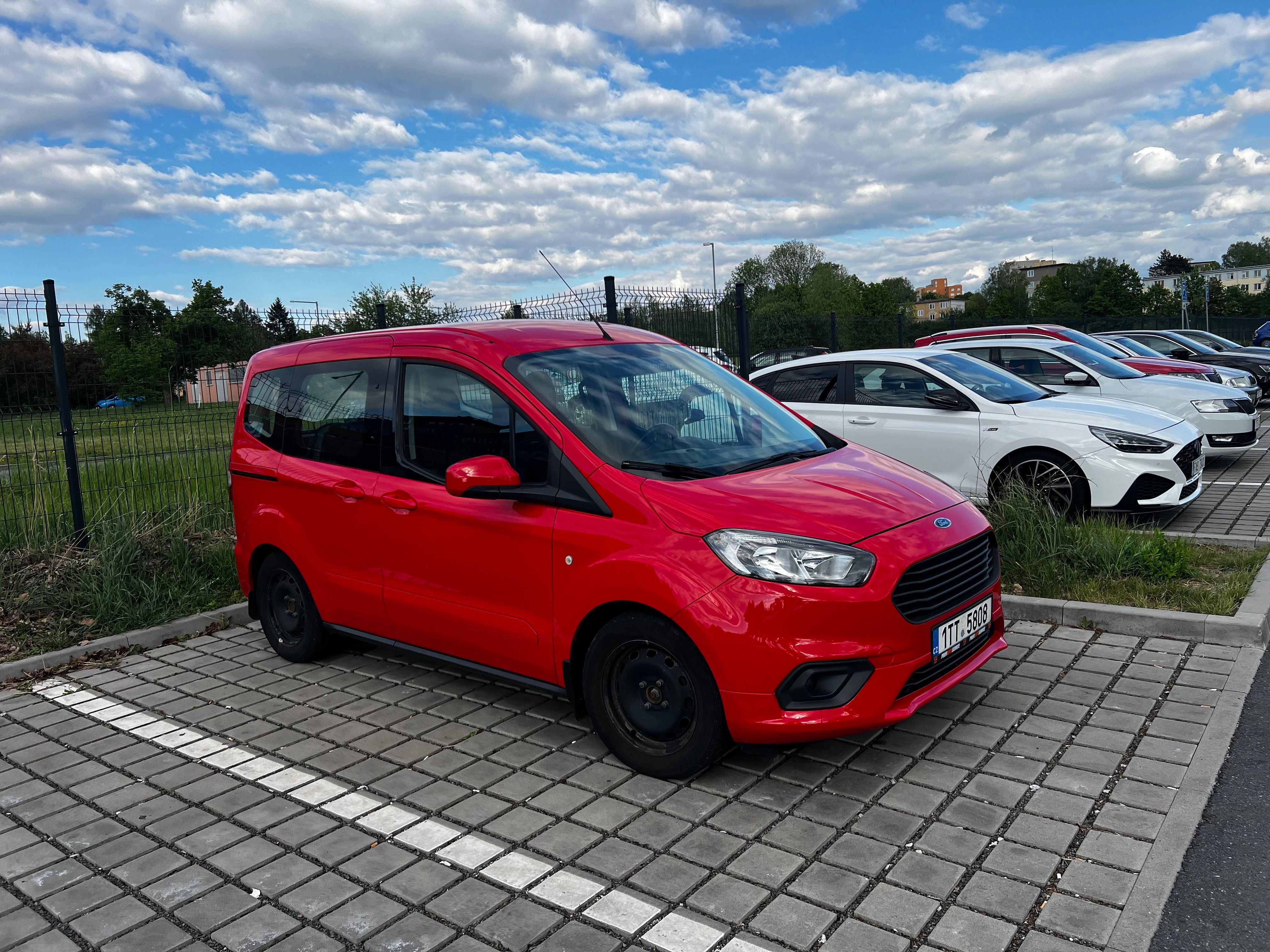 Ford Tourneo Courier, Facelif ČR původ - fotka 3