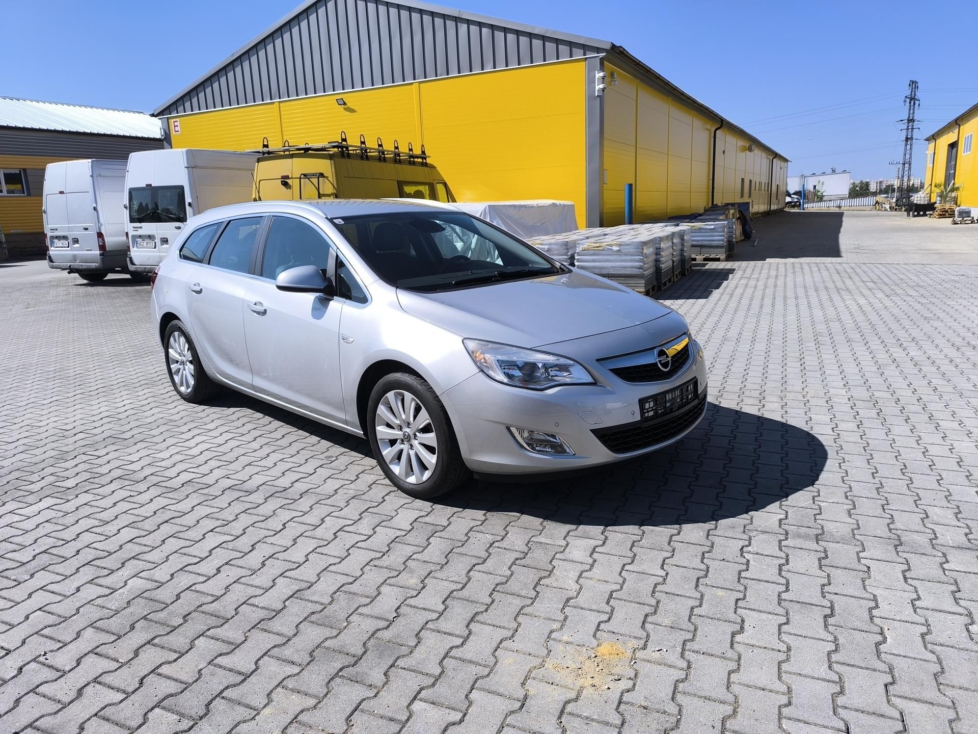 Opel Astra, 1.7 CDTi,SERVISNÍ KN. DOL KM.