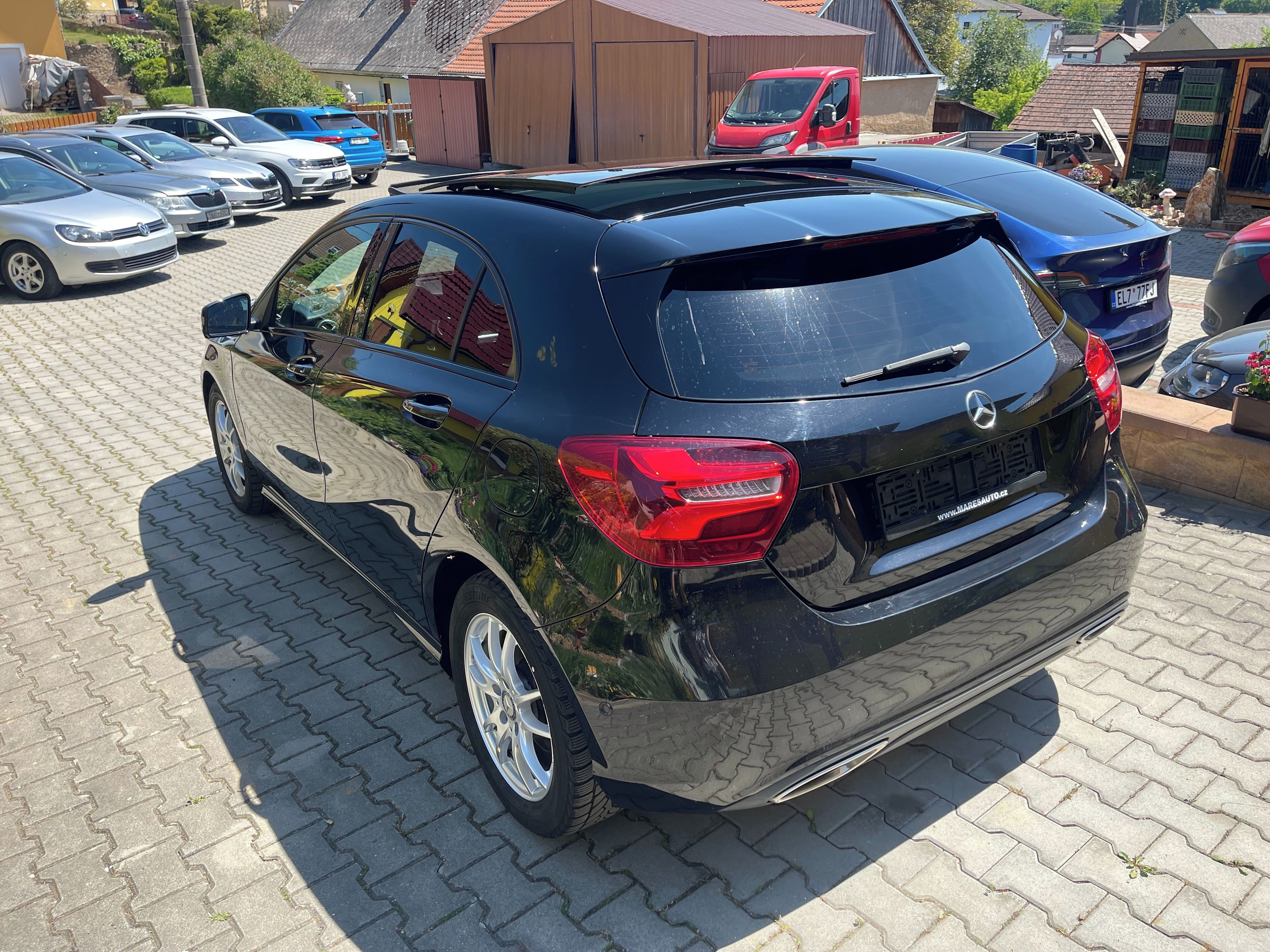 Mercedes-Benz Třídy A, 180, 90 KW,panorama,130 000 km - fotka 4