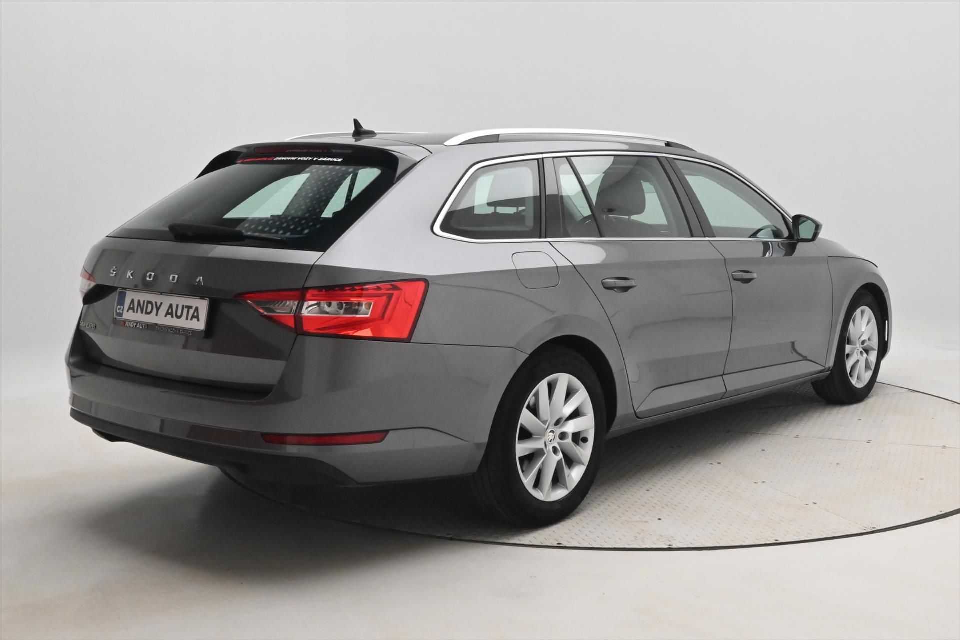 Škoda Superb, 2,0 TDI 110kW DSG STYLE VŮZ PŘ - fotka 5