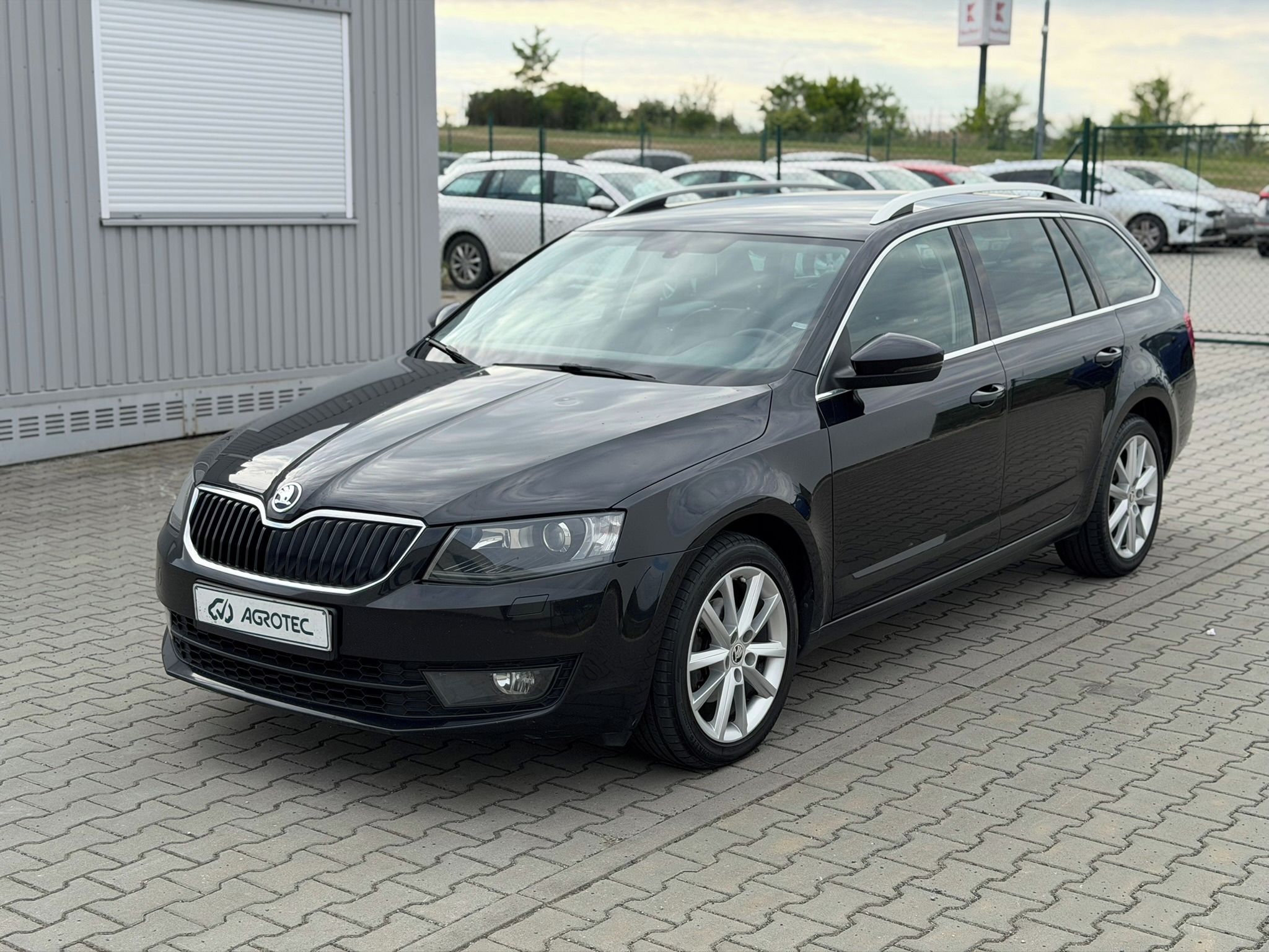 Škoda Octavia, 2.0 TDI 110kW DSG Style Combi - fotka 3