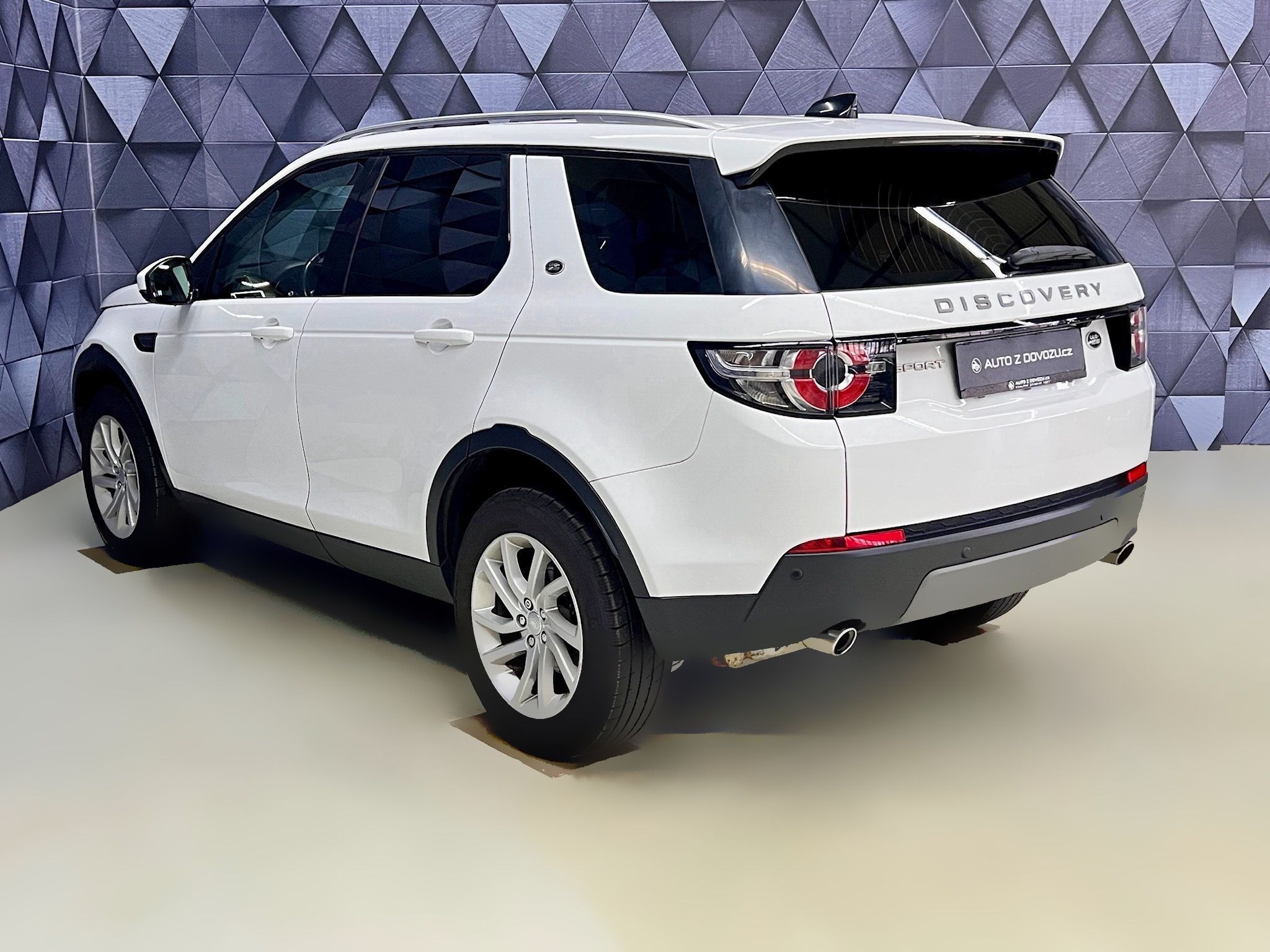 Land Rover Discovery, TD4 180k 4WD, KAMERA, NAVI, 7S - fotka 5