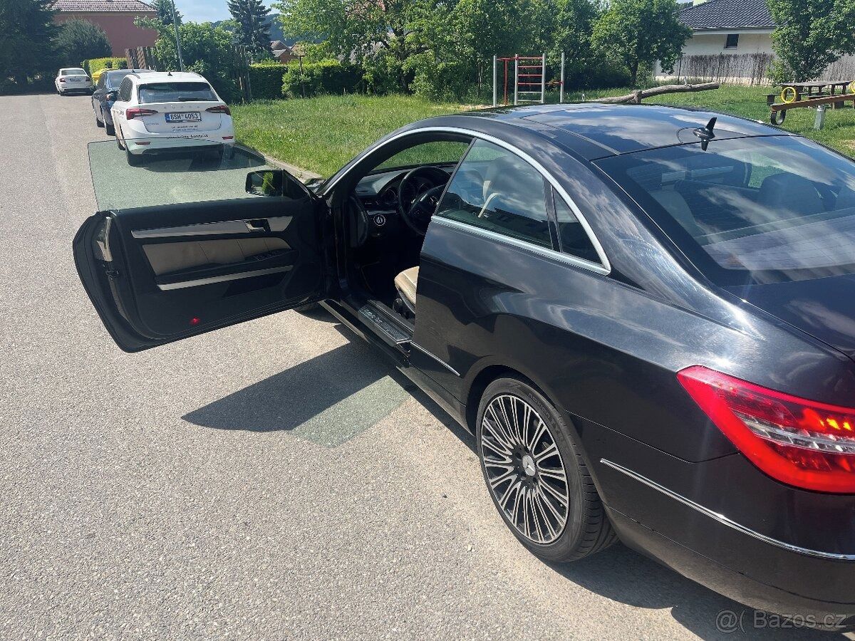 Mercedes-Benz Třídy E - fotka 4
