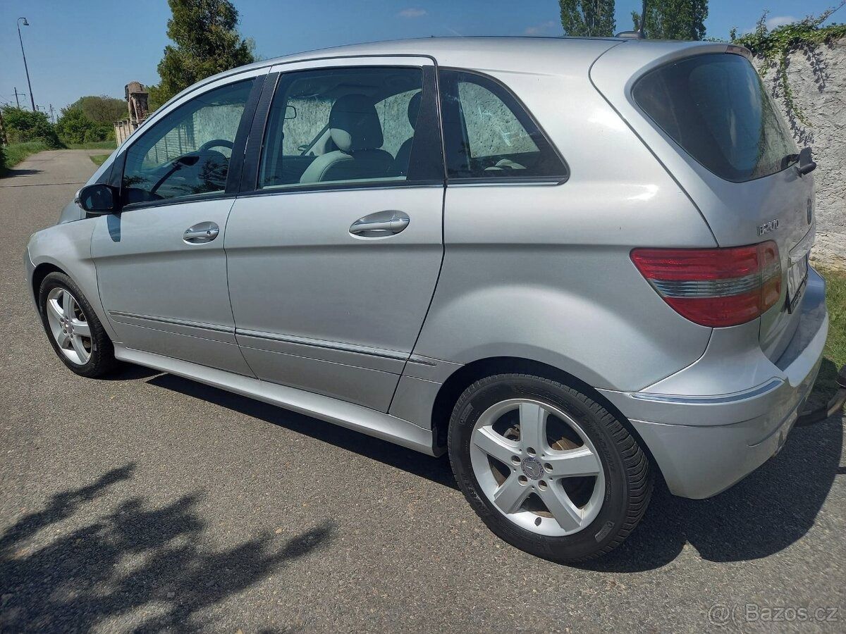 Mercedes-Benz Třídy B, Mercedes-Benz Třídy B 200 CDI - fotka 2