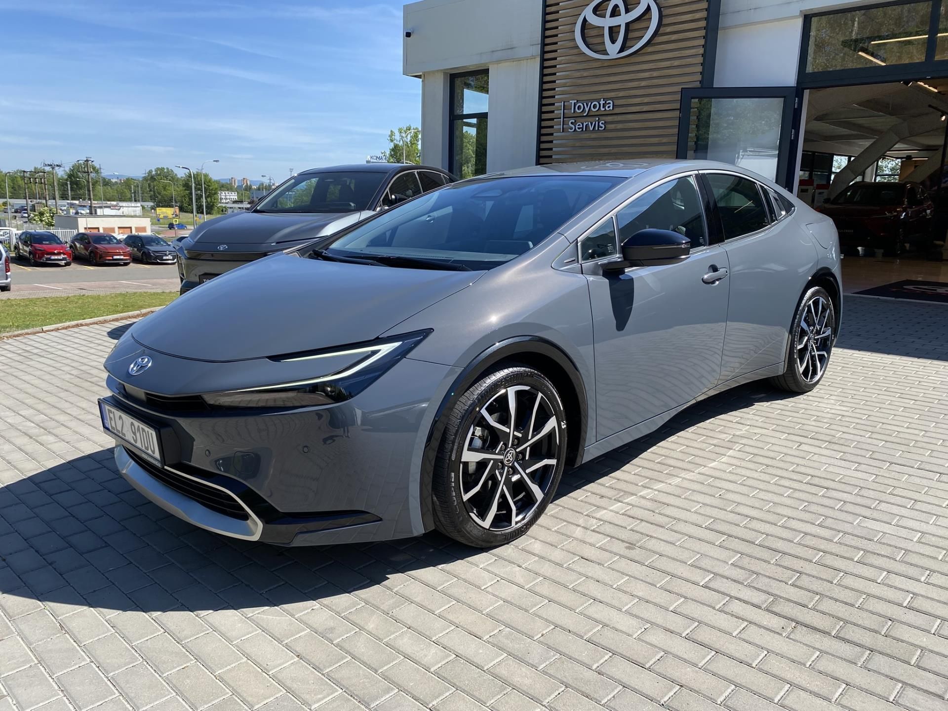 Toyota Prius, 2.0L PHEV Prestige + zimní pne - fotka 2