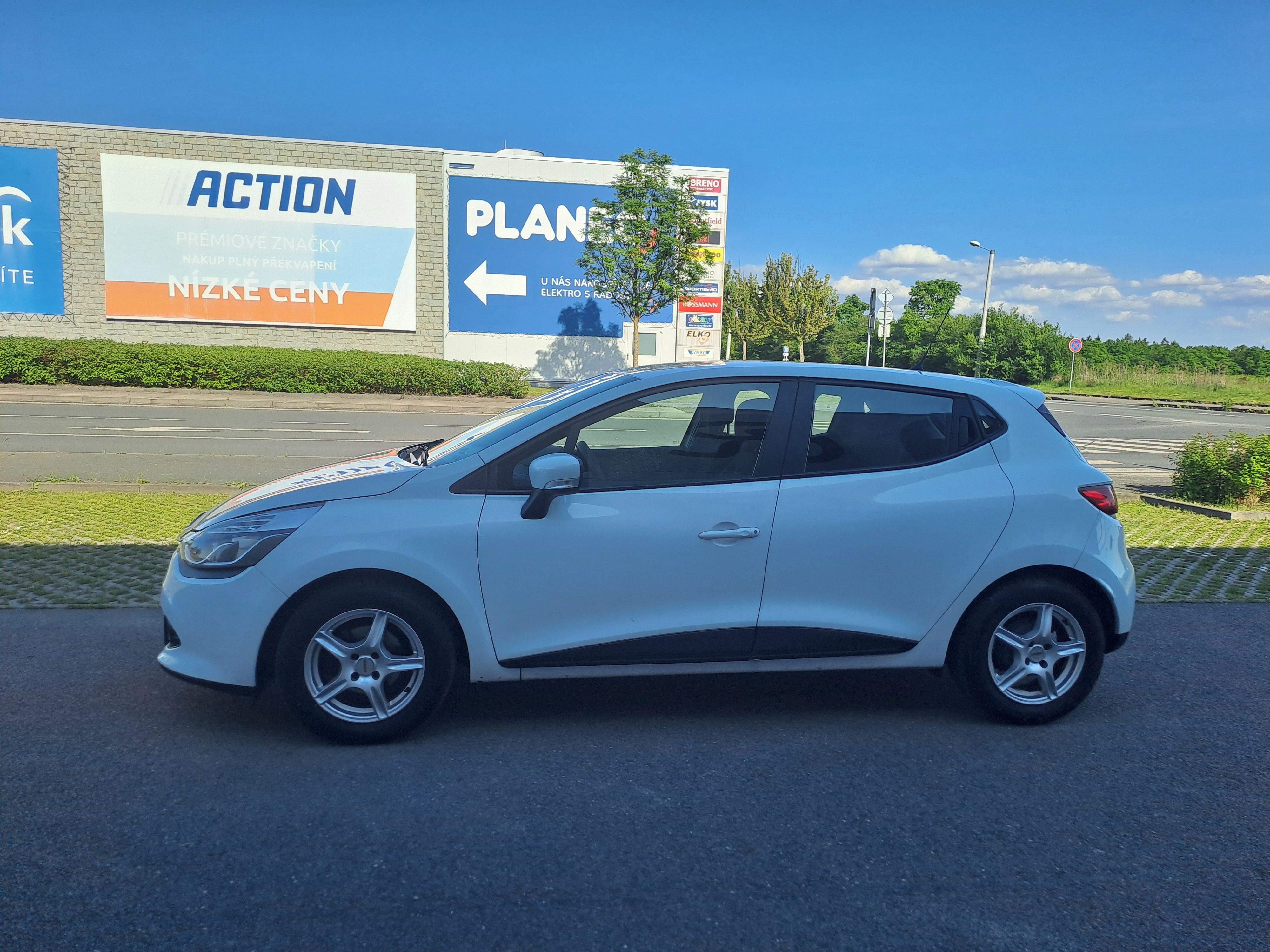 Renault Clio, 1.2i ČR 1.MAJ SPOLEHLIVÉ AUTO - fotka 4
