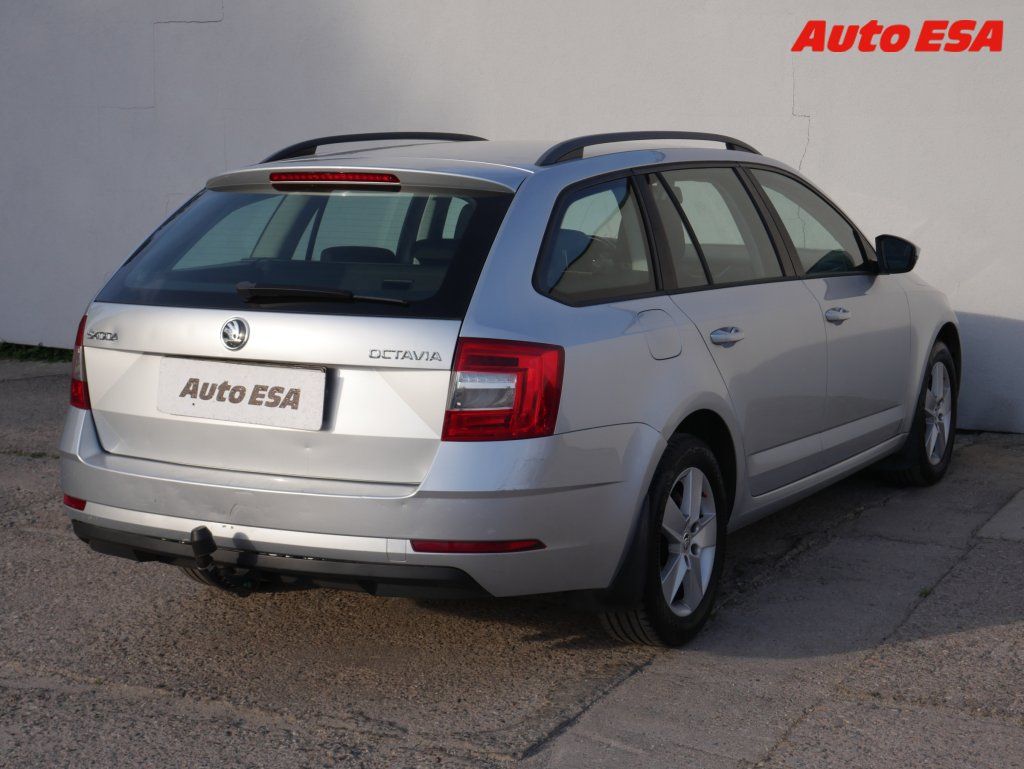 Škoda Octavia, 2.0 TDi - fotka 6