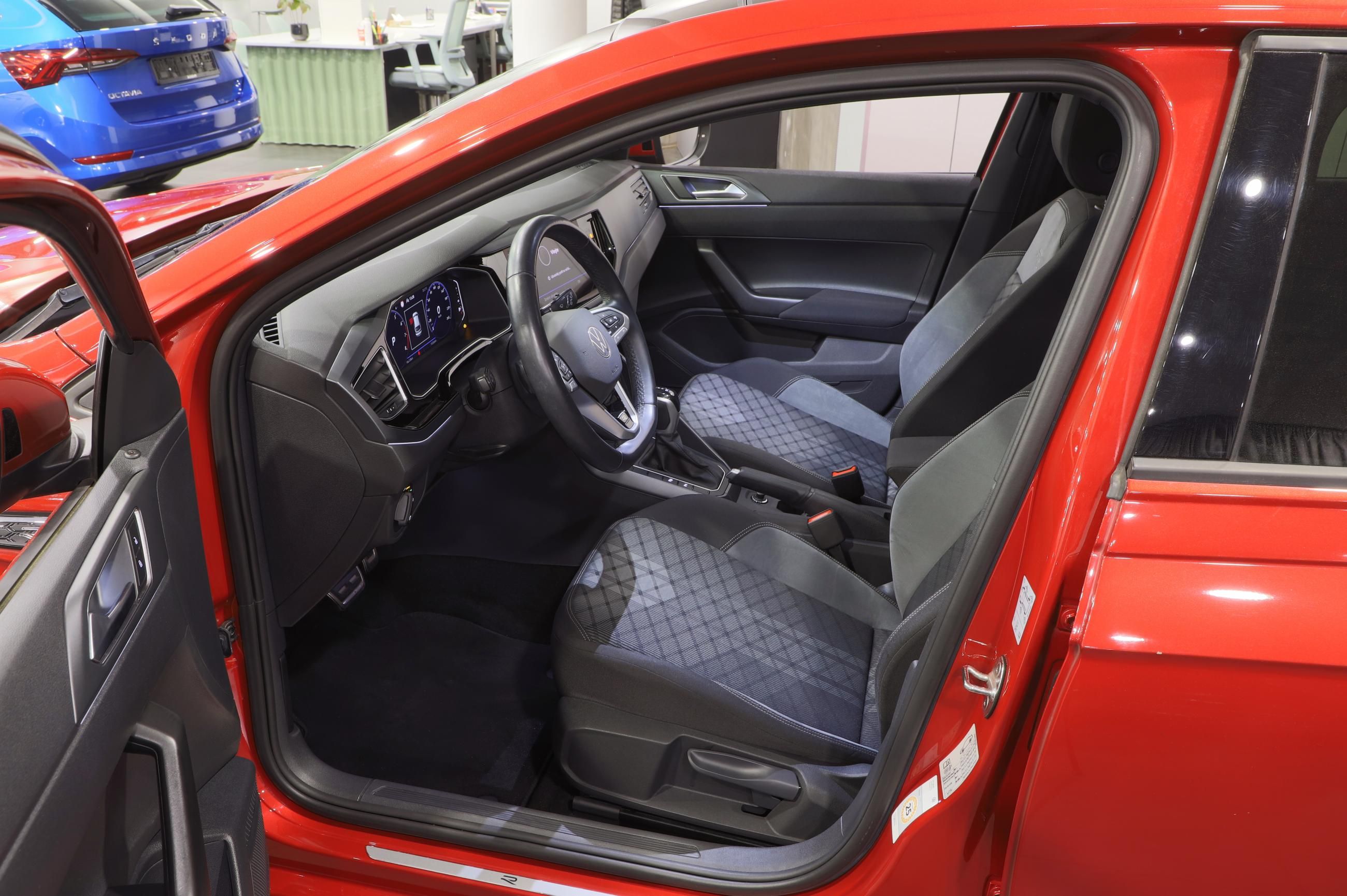Volkswagen Taigo, R-Line 1.5 TSI 110kW DSG - fotka 5