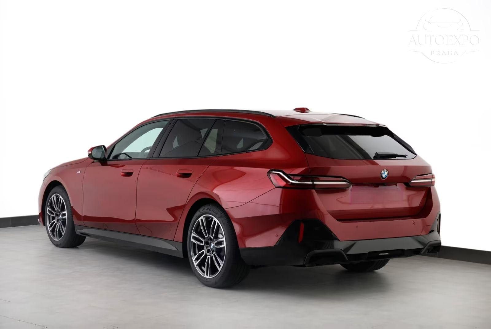 BMW Řada 5, 520d xDrive Touring M Sport - fotka 3