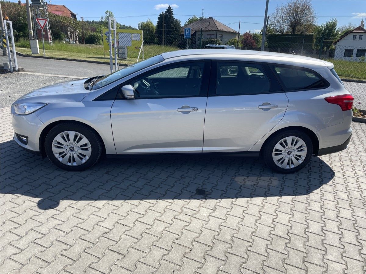 Ford Focus, 1,5 TDCi KLIMA NAVI NOVÁ STK - fotka 5