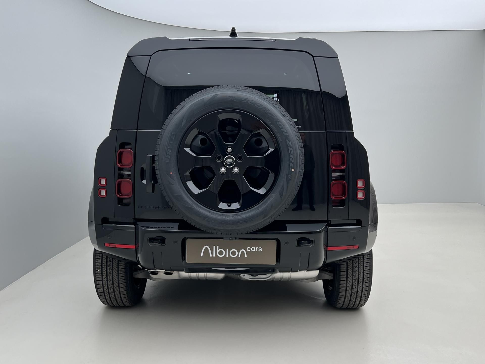 Land Rover Defender, 110 D250 X-DYNAMIC SE AWD Aut - fotka 5