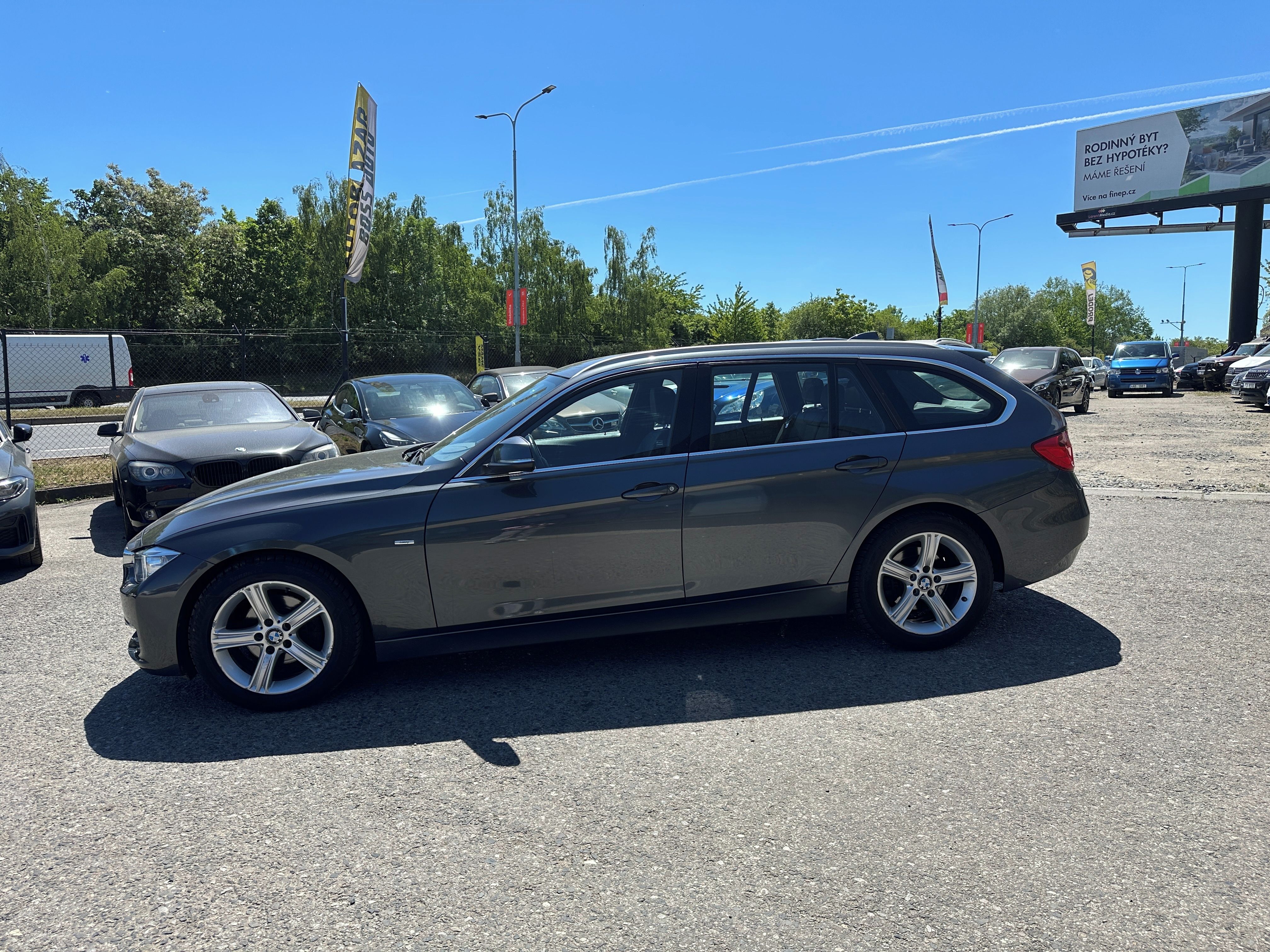 BMW Řada 3, BMW 318D 2013 - fotka 5