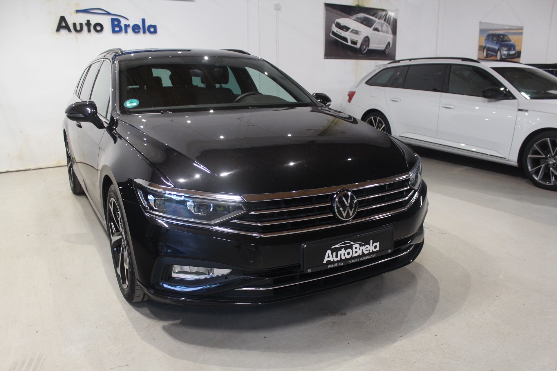 Volkswagen Passat, 2.0TDI DSG R-Line Paket - fotka 2